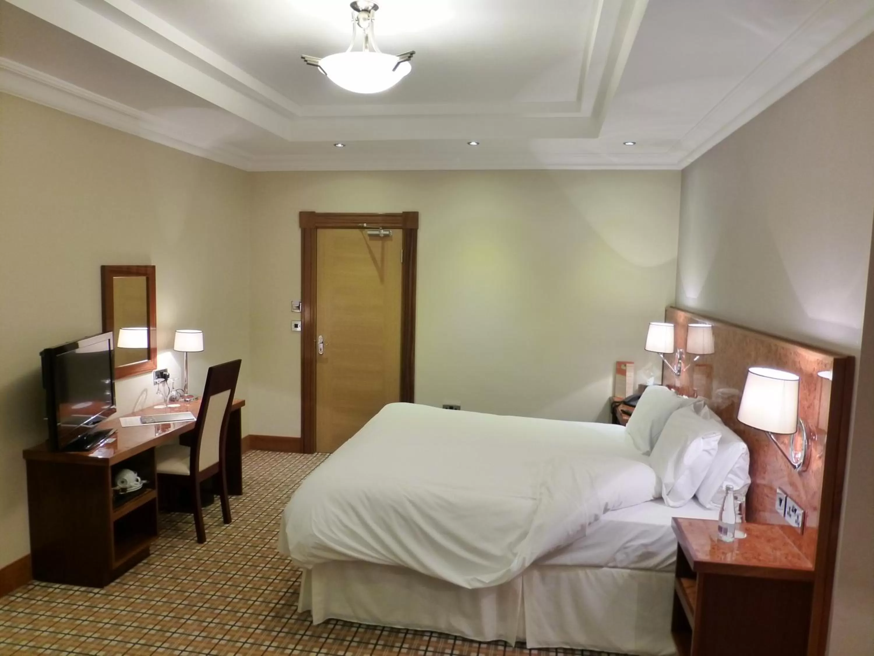 Bedroom, Bed in Pier Hotel