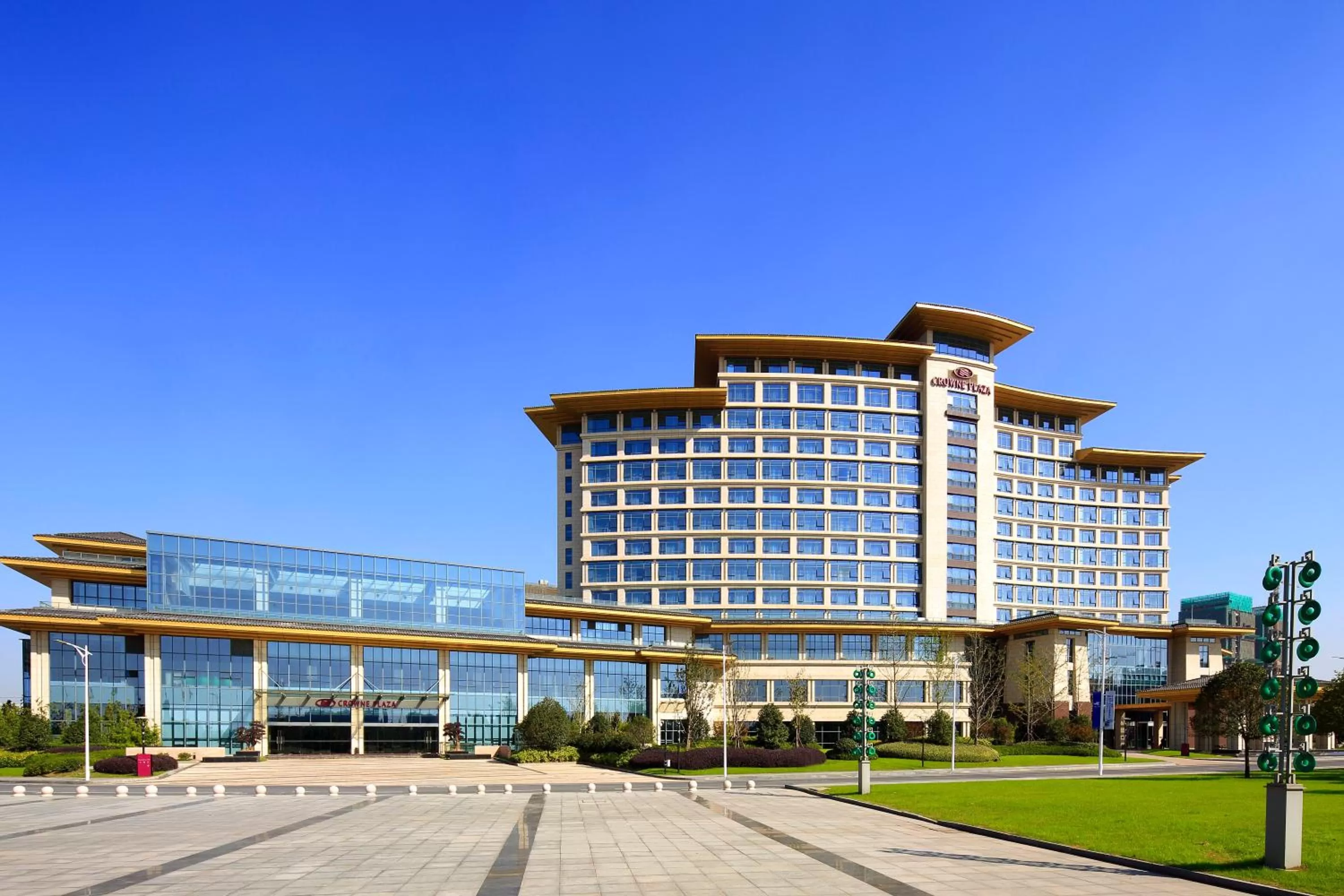 Property building in Crowne Plaza Yangzhou by IHG