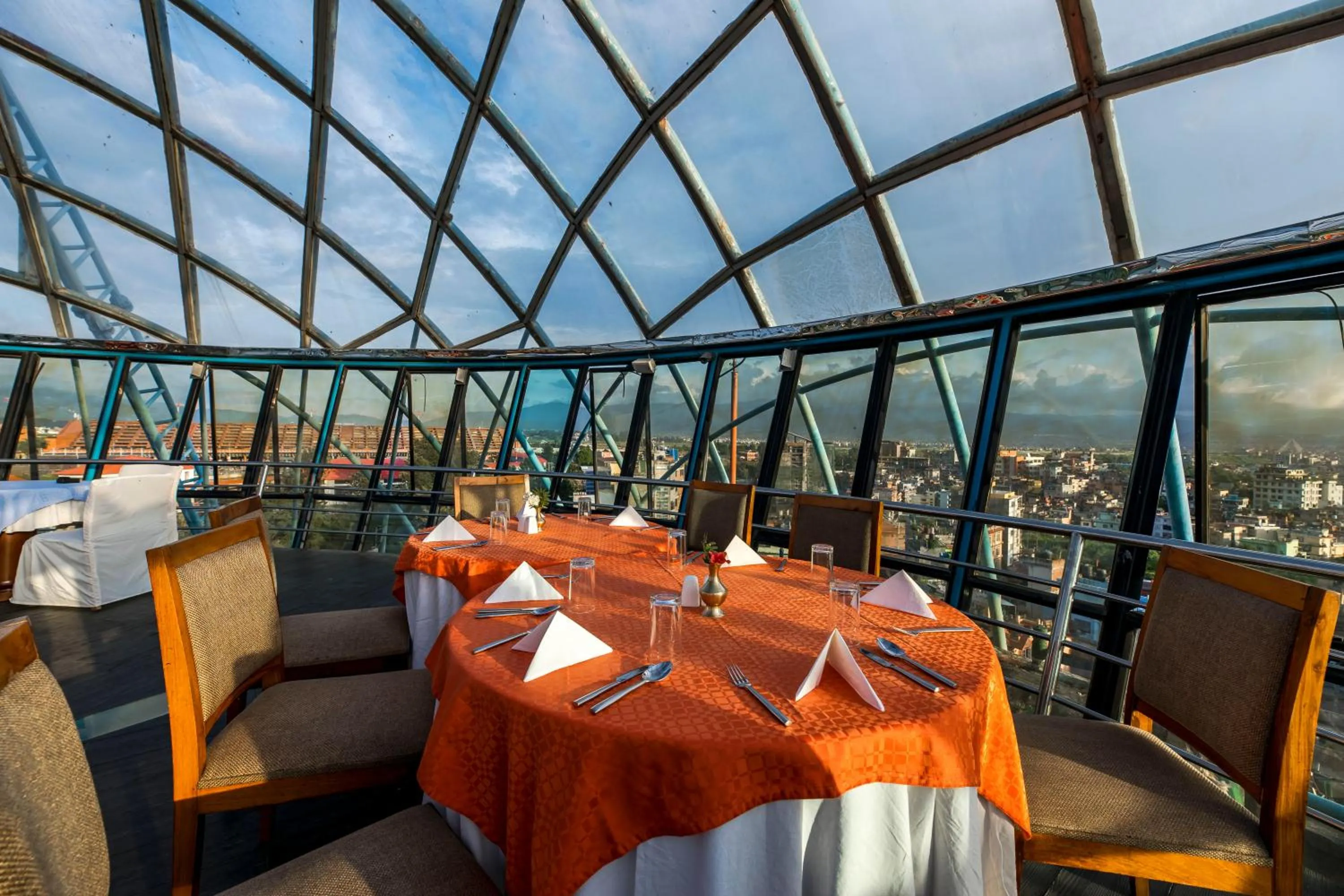 Restaurant/Places to Eat in Airport Hotel