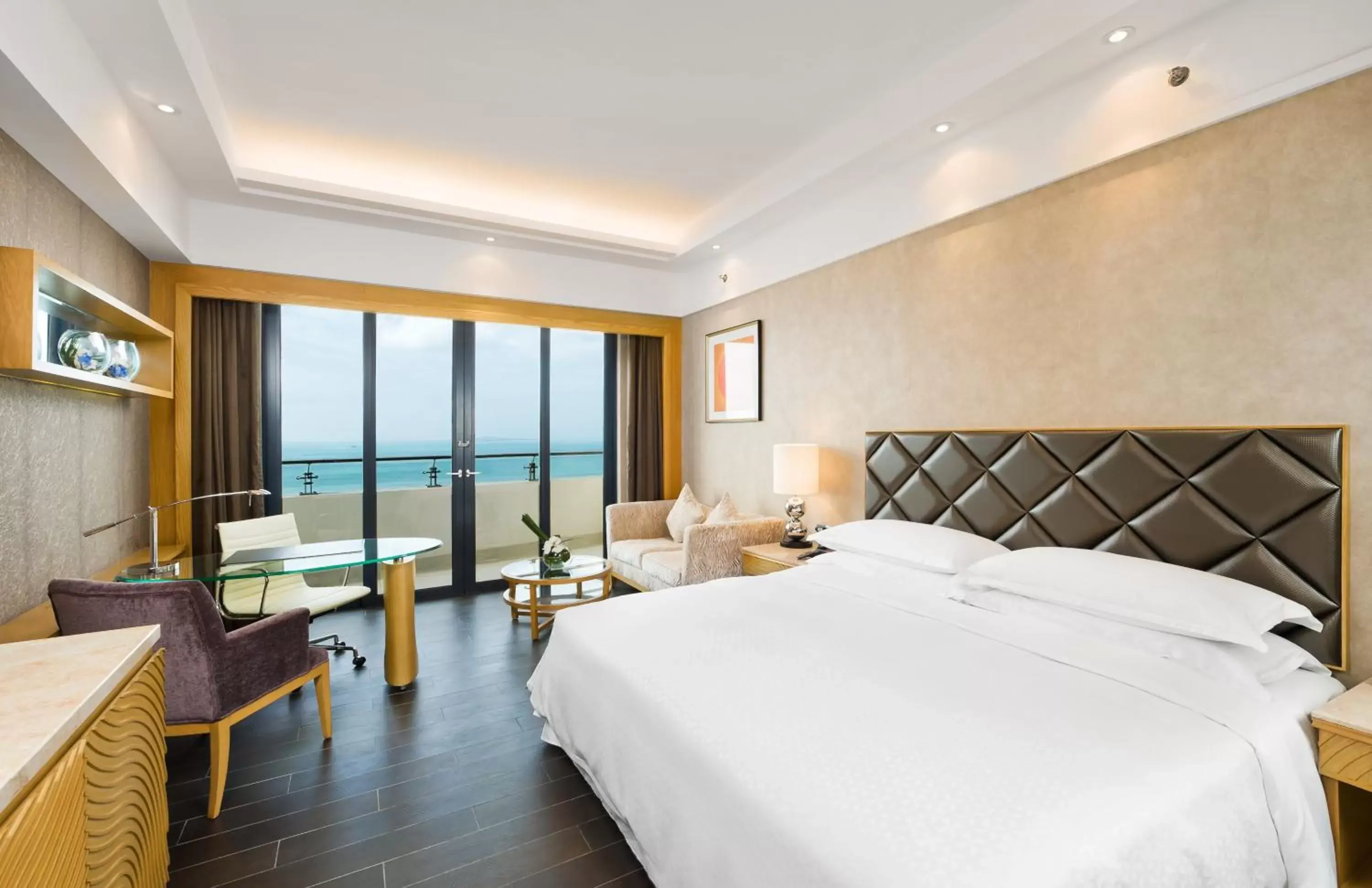 Deluxe Ocean View Room,Guest room, 1 King, Ocean view, Balcony in Four Points by Sheraton Hainan, Sanya Deluxe Ocean View Room,Guest room, 1 King, Ocean view, Balcony in Four Points by Sheraton Hainan, Sanya