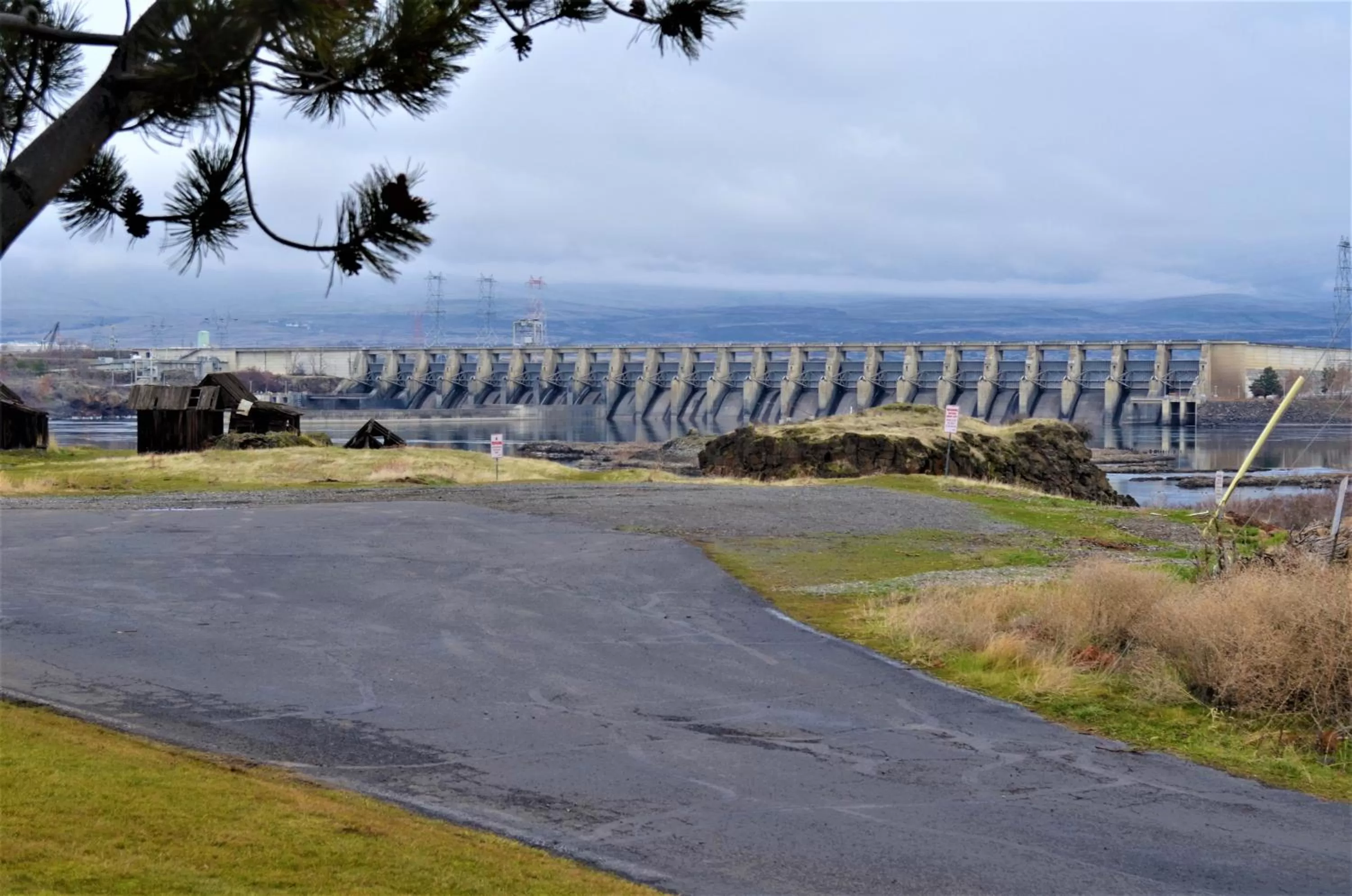 Natural landscape in Shilo Inns Suites The Dalles