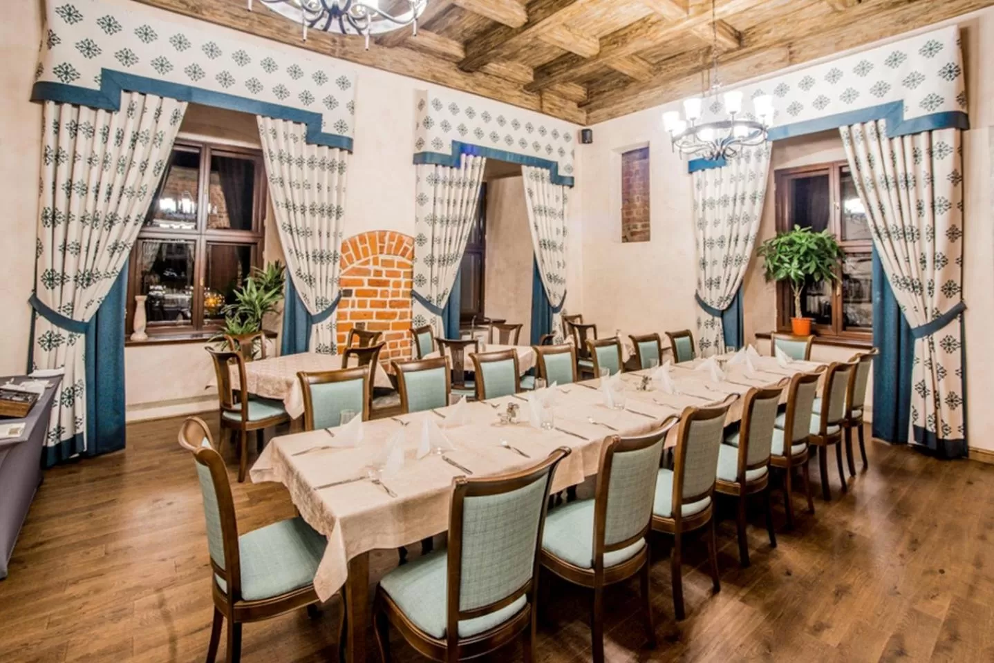 Restaurant/Places to Eat in Zamek Uniejów