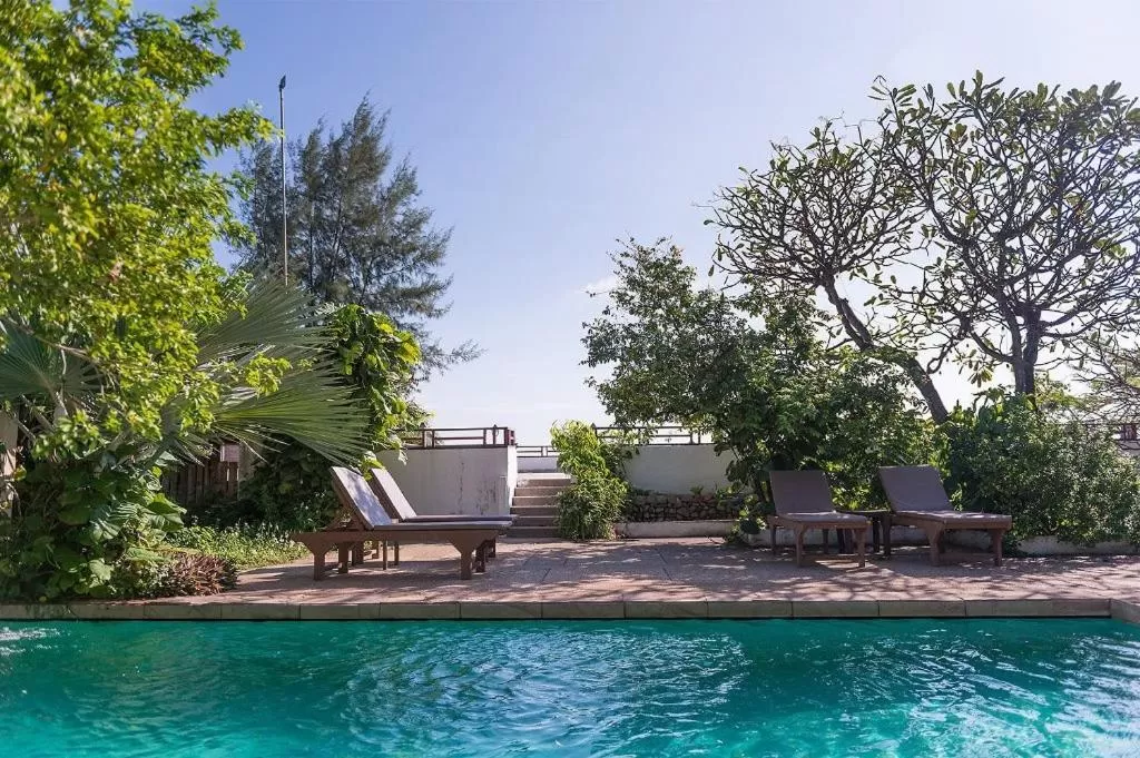 Swimming pool in Veranda Lodge