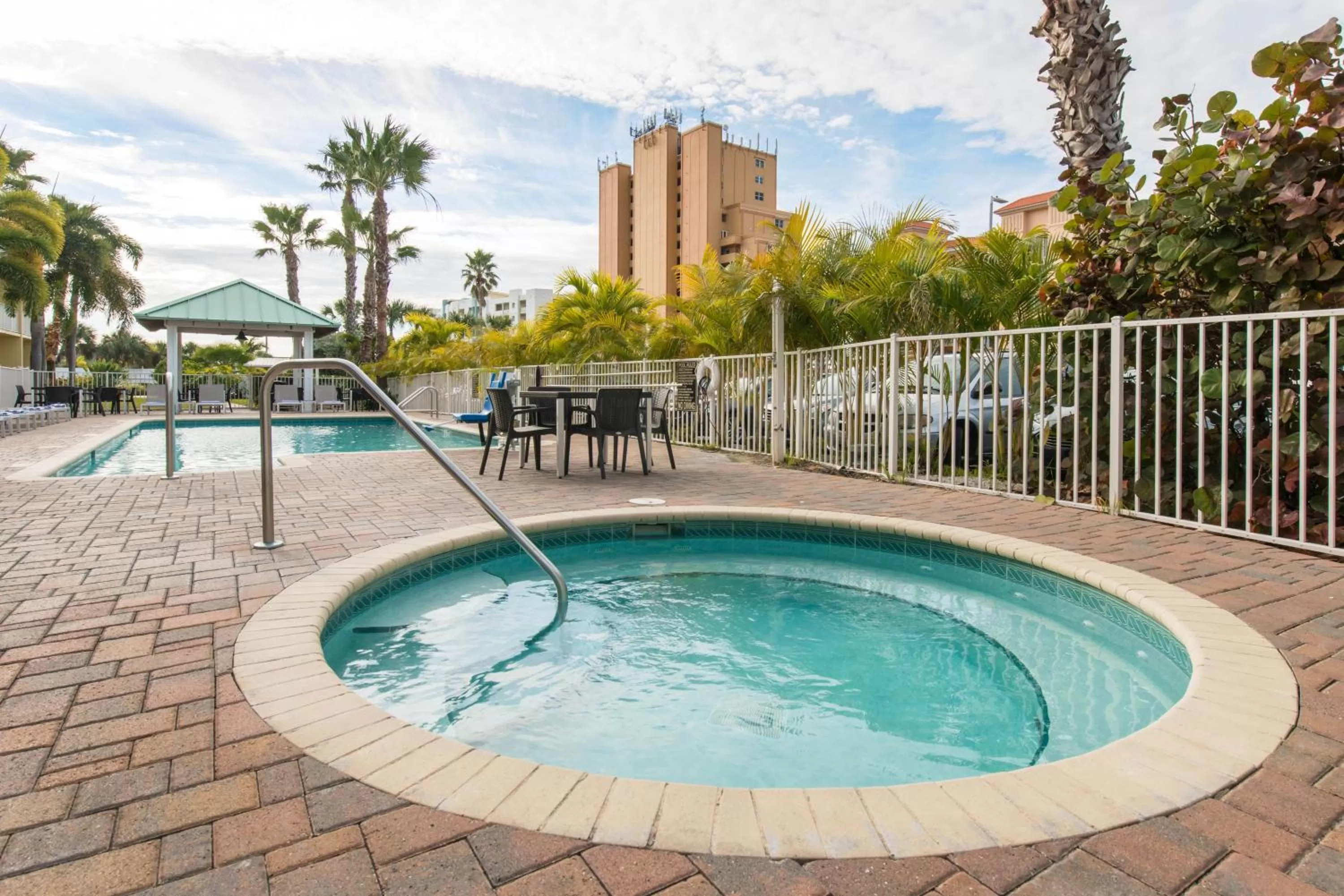 Swimming pool in Treasure Island Hotel and Marina