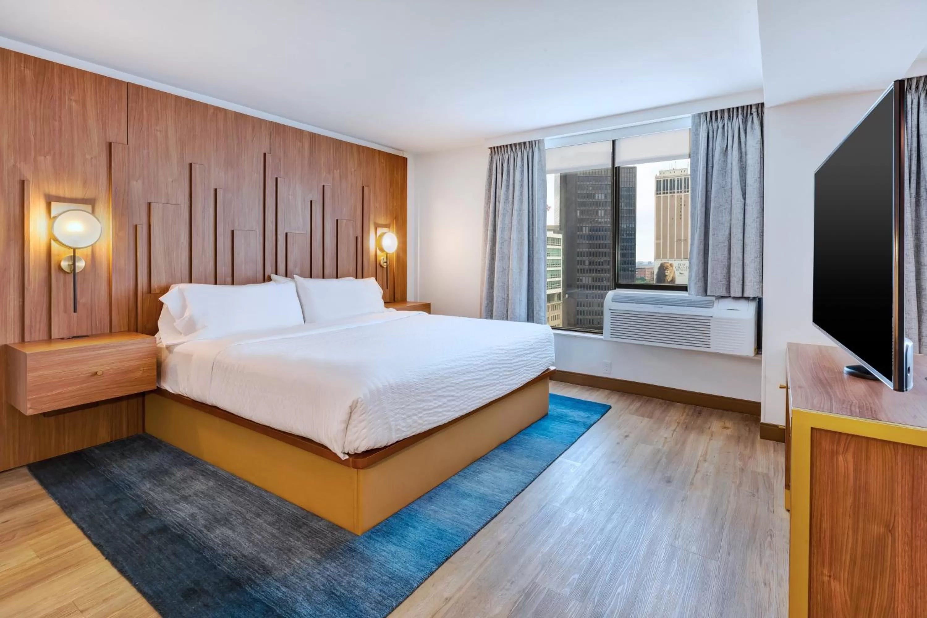 Photo of the whole room, Bed in Hotel Indigo Detroit Downtown by IHG