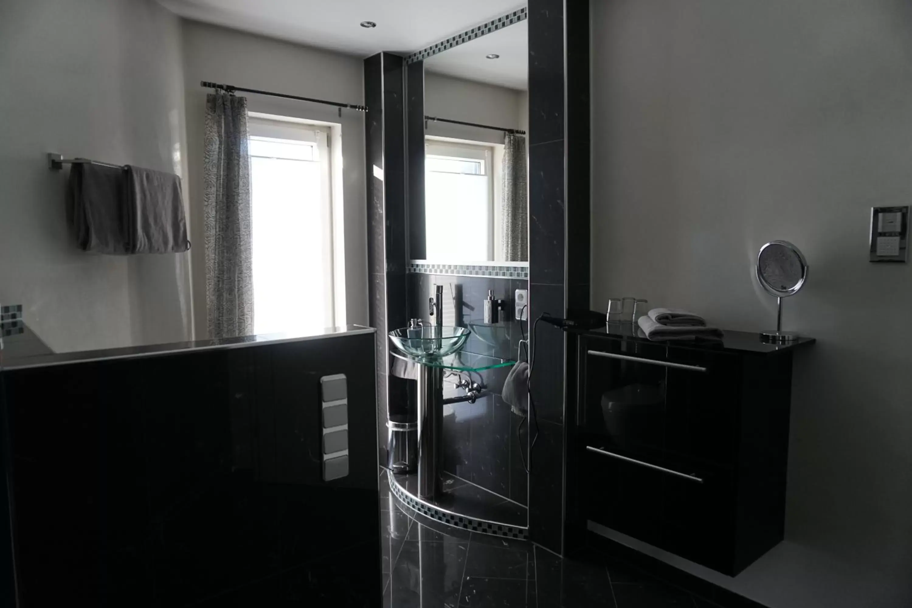 Family Room with Bathroom in Hotel Come In Family Room with Bathroom in Hotel Come In