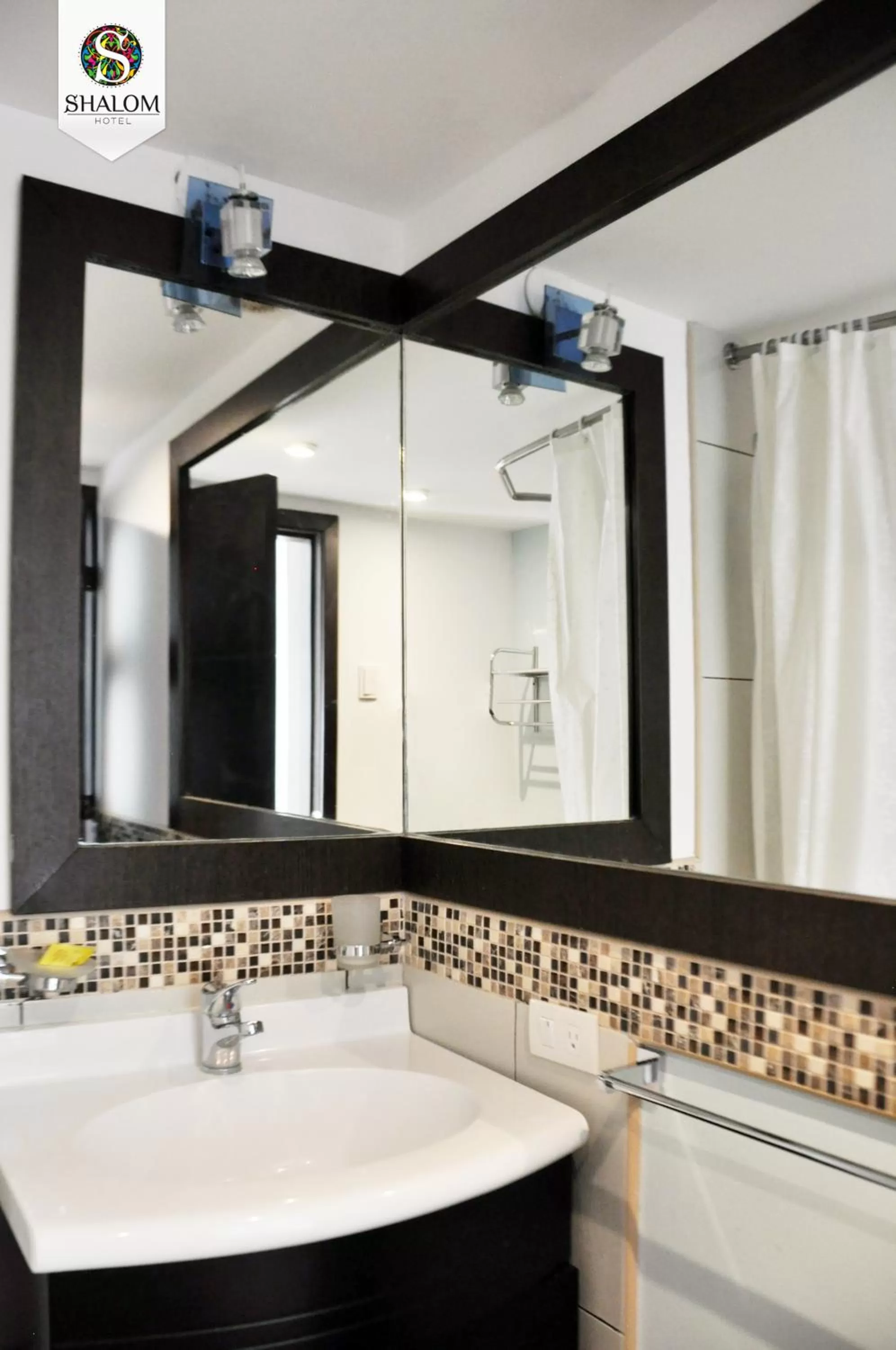 Bathroom in Hotel Shalom