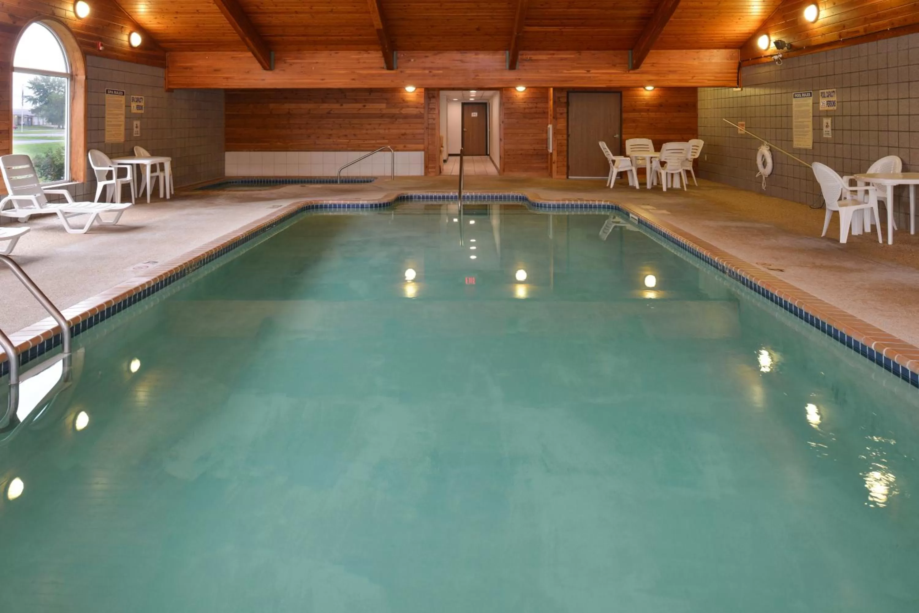 Swimming pool in HomeTown Inn