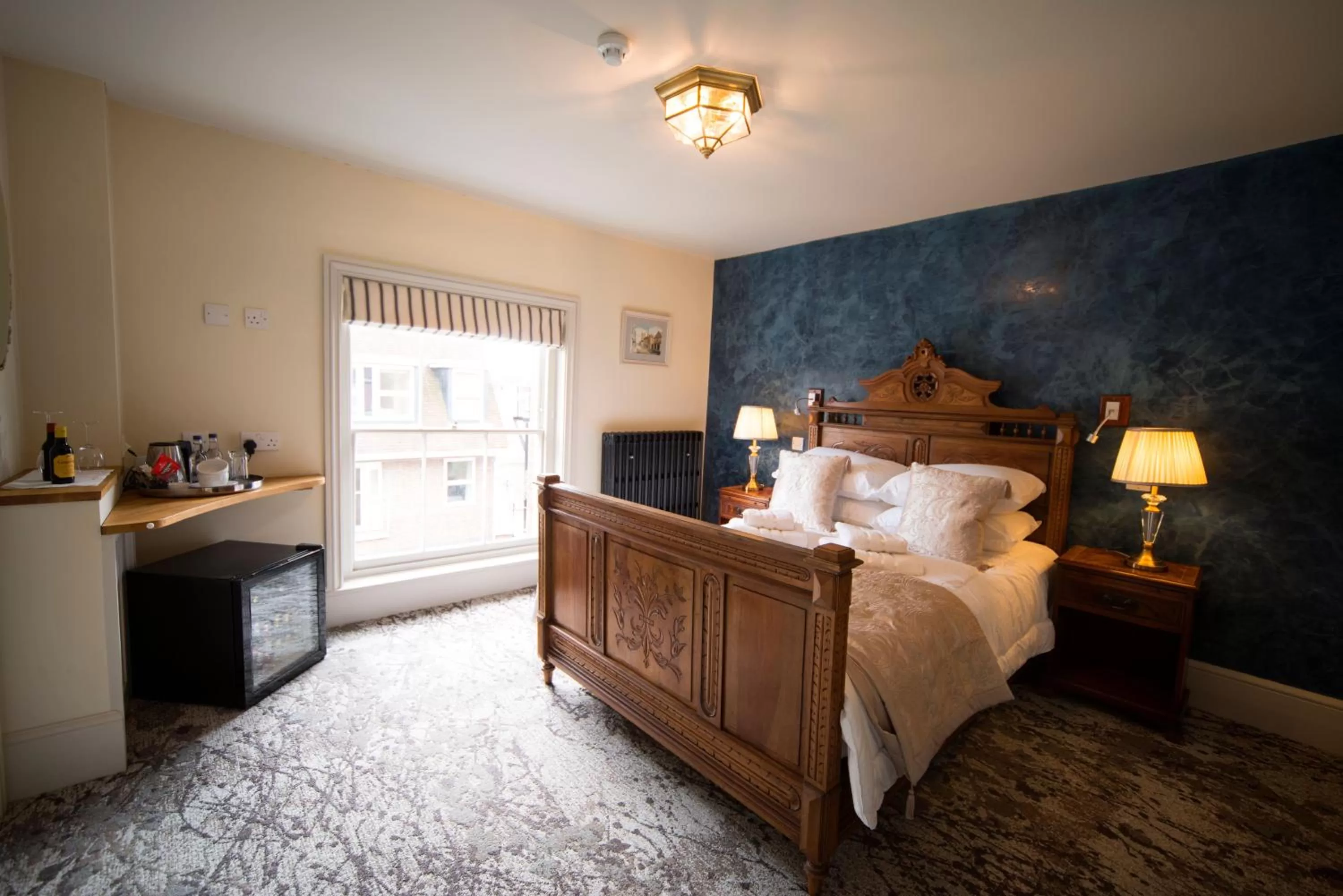 Bedroom, Bed in East Walls Hotel