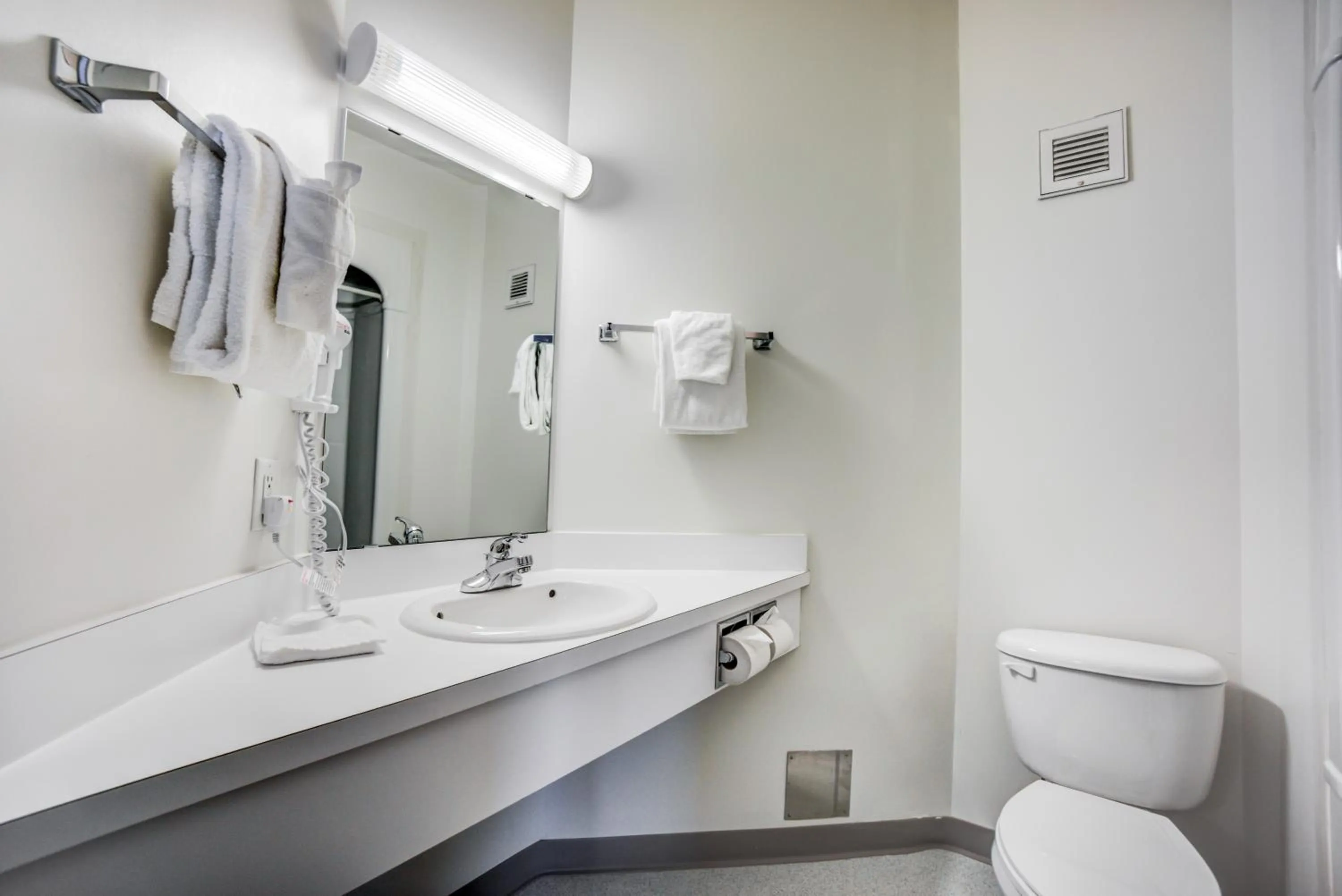 Bathroom in Motel 6-Red Deer, AB