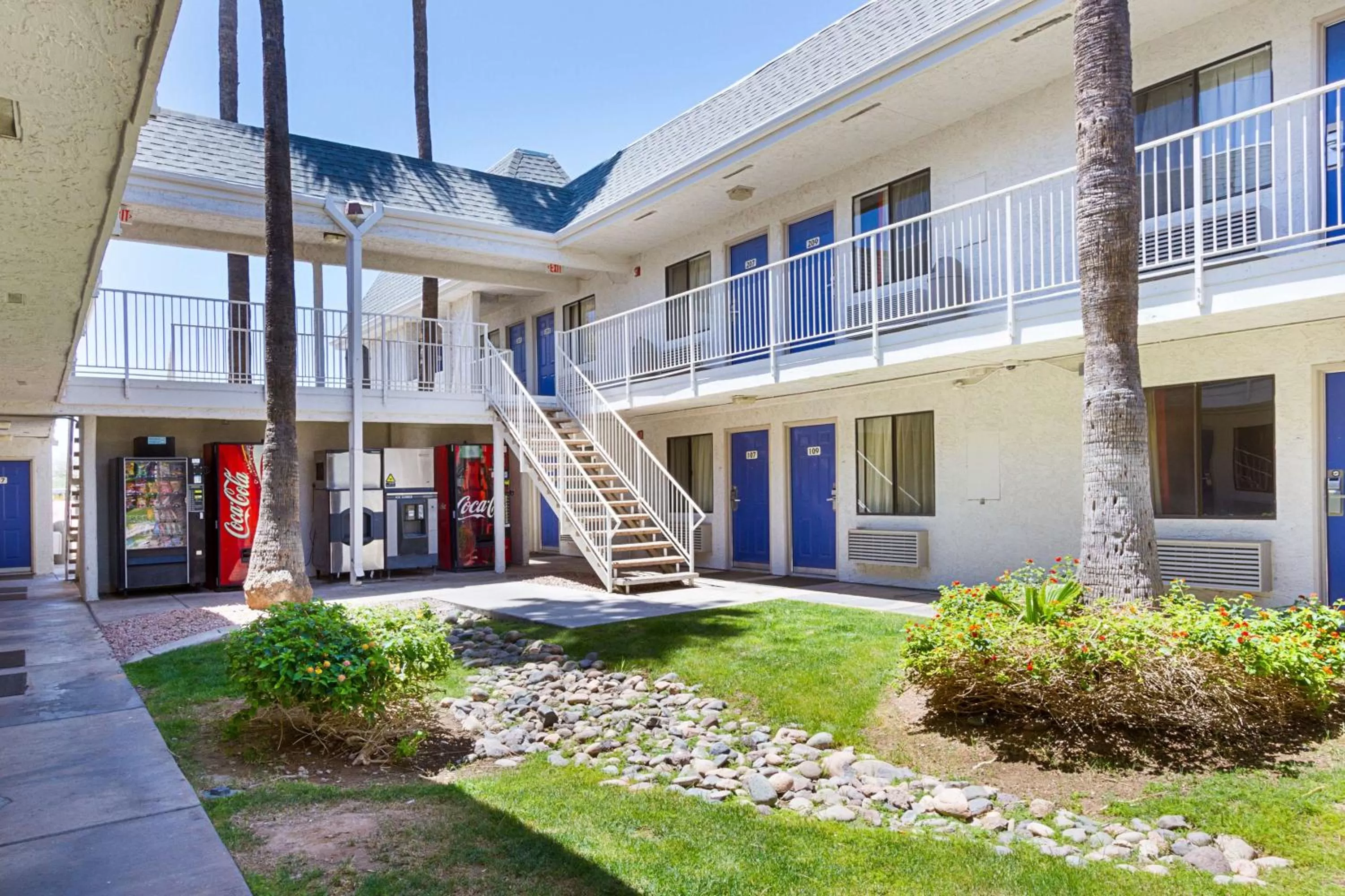 Property building in Motel 6-Mesa, AZ - South