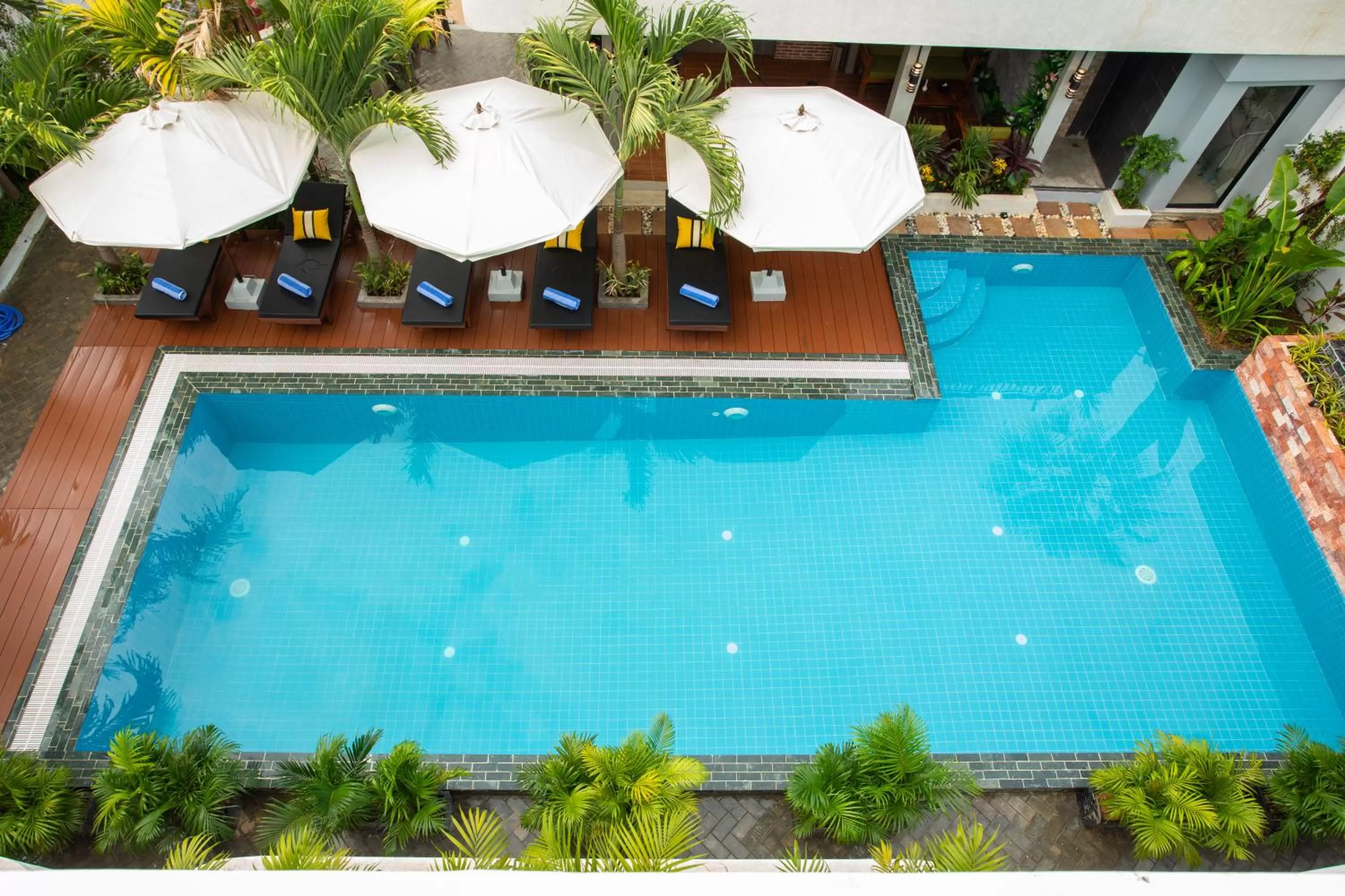 Swimming pool in Cambana La Riviere Boutique