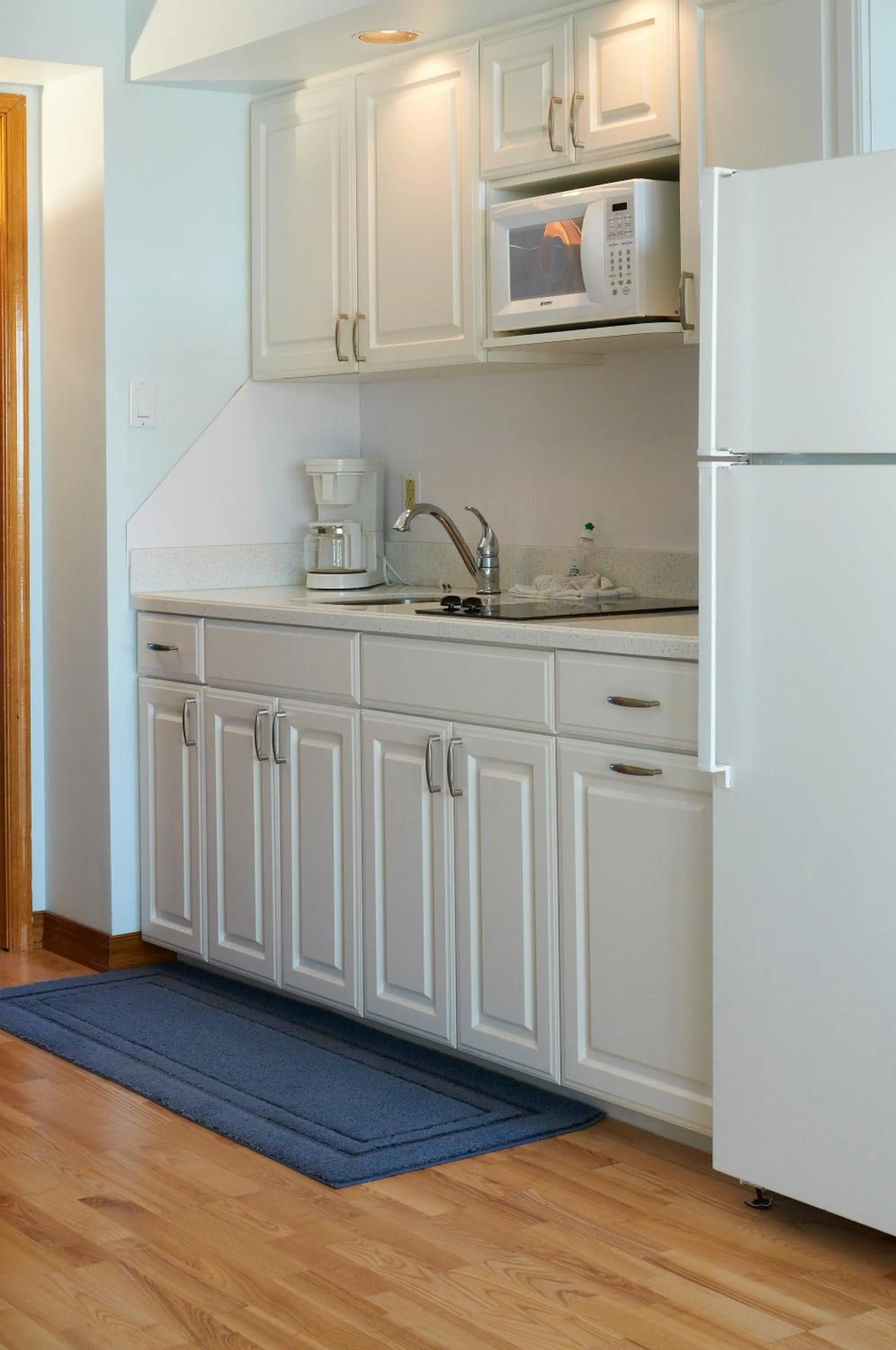 Kitchen or kitchenette in Sea Crest Inn
