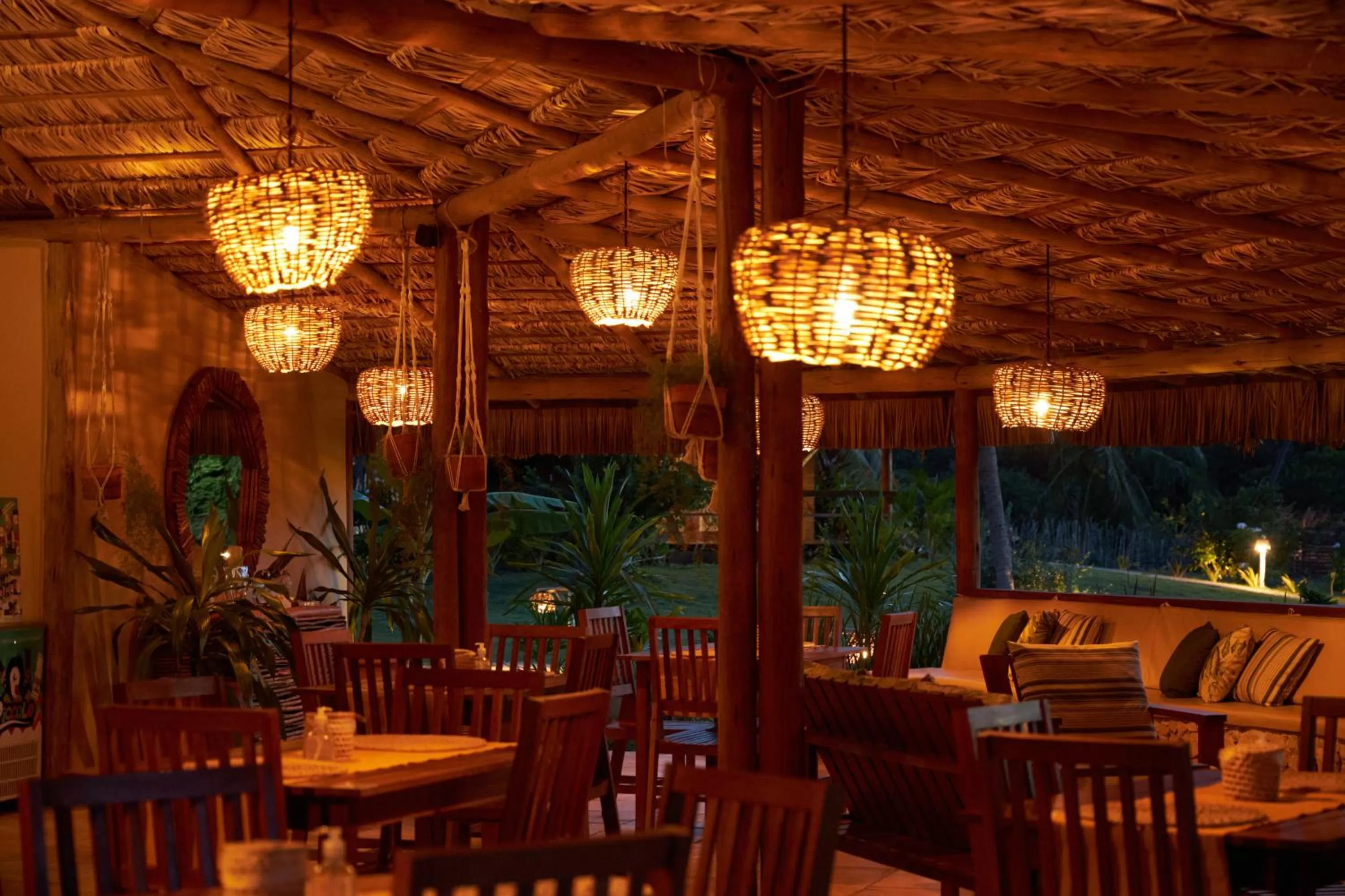 Restaurant/Places to Eat in Kauli Seadi Beach Hotel