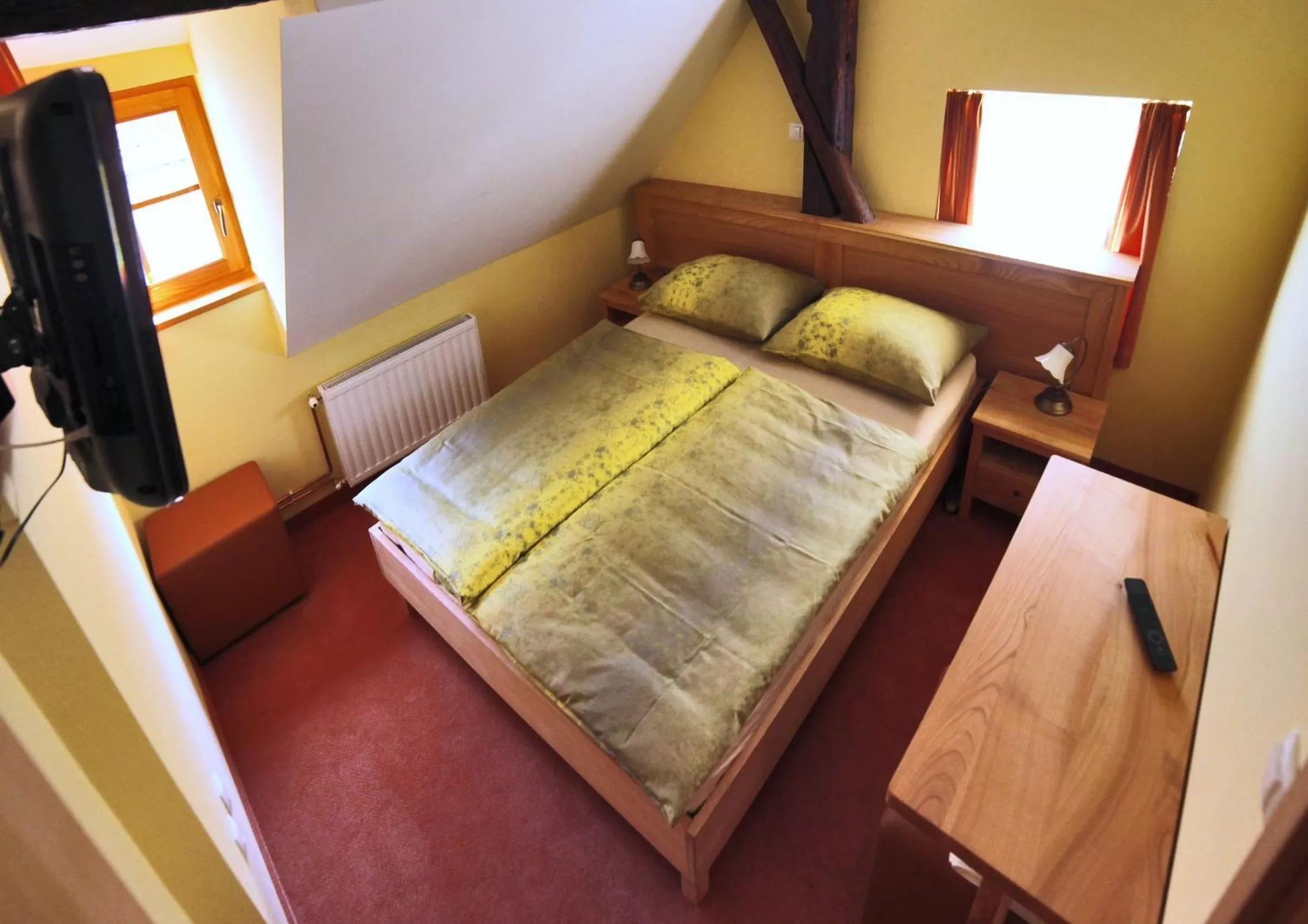 Bed in Bed & Breakfast Šilak