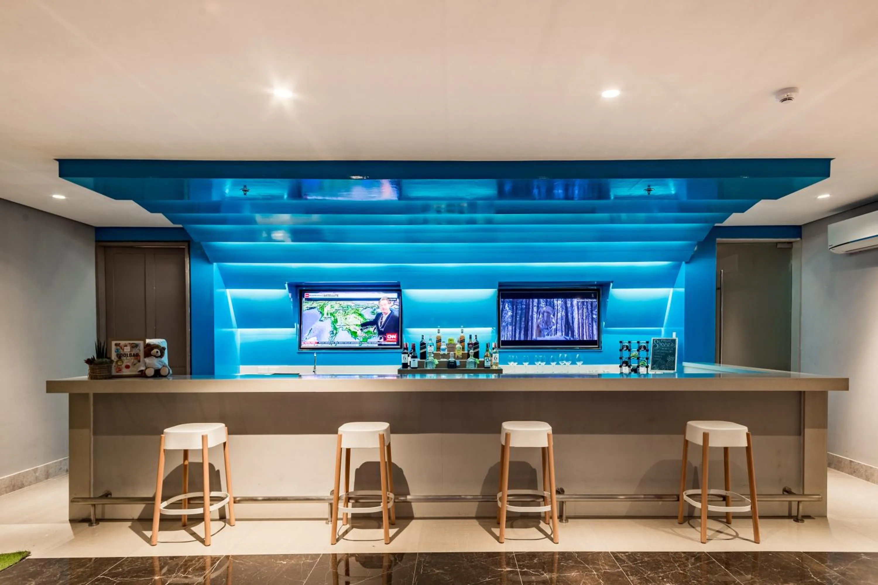 Lounge or bar in Citadines Bay City Manila