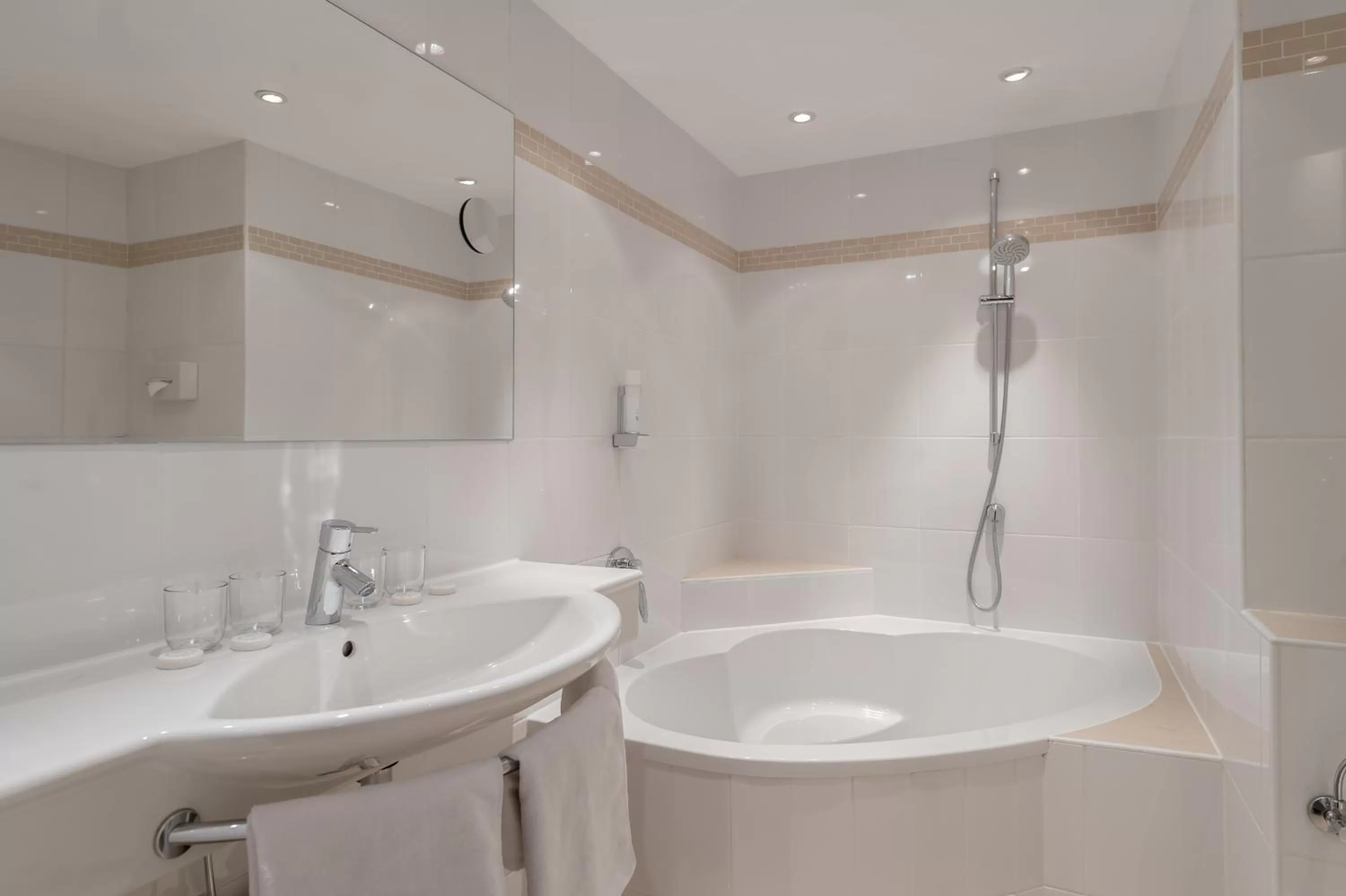 Bathroom in Altstadthotel Wolf-Dietrich