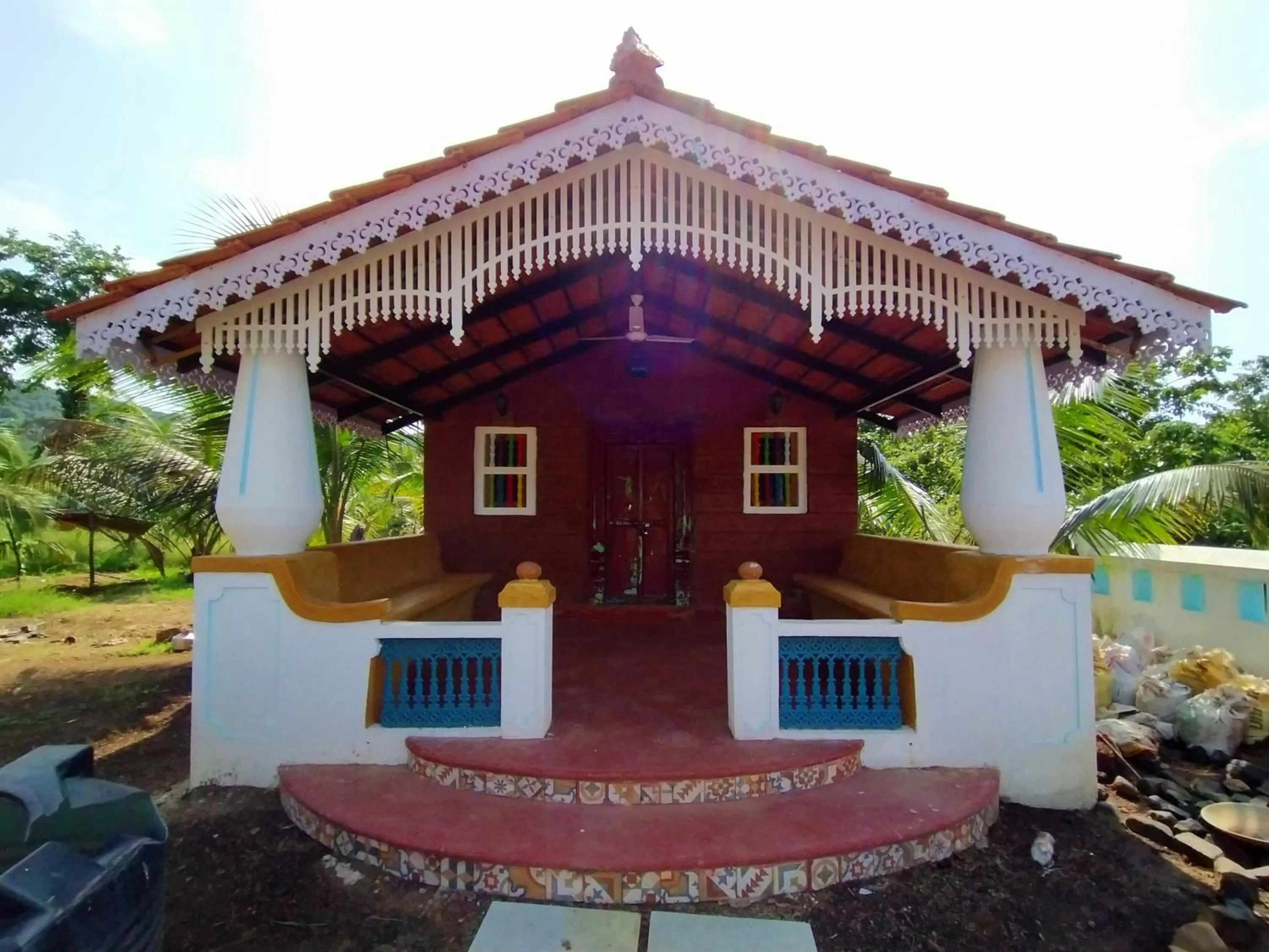 Property building in Porsu