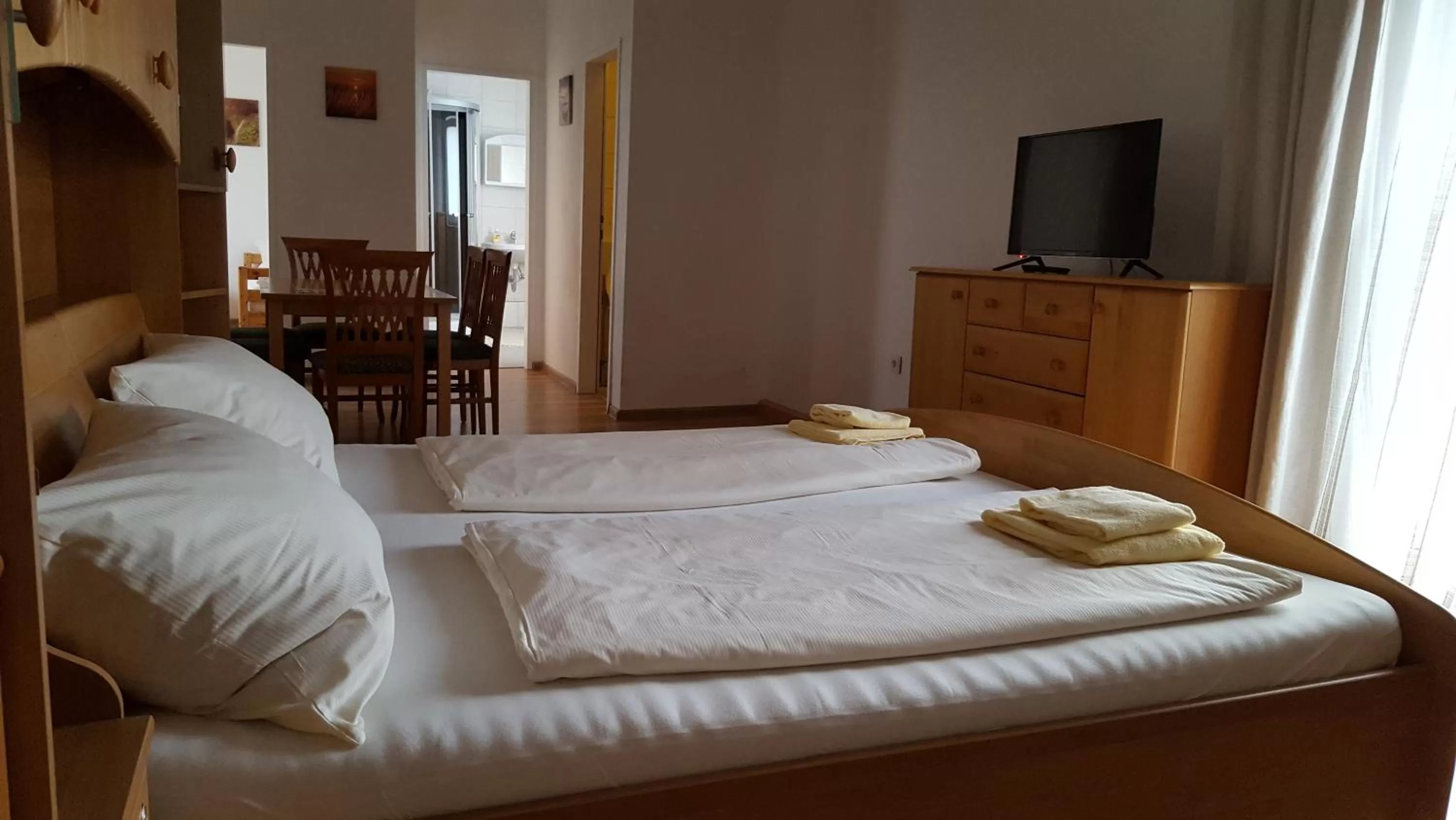 Photo of the whole room, Bed in Pension Haus Nova