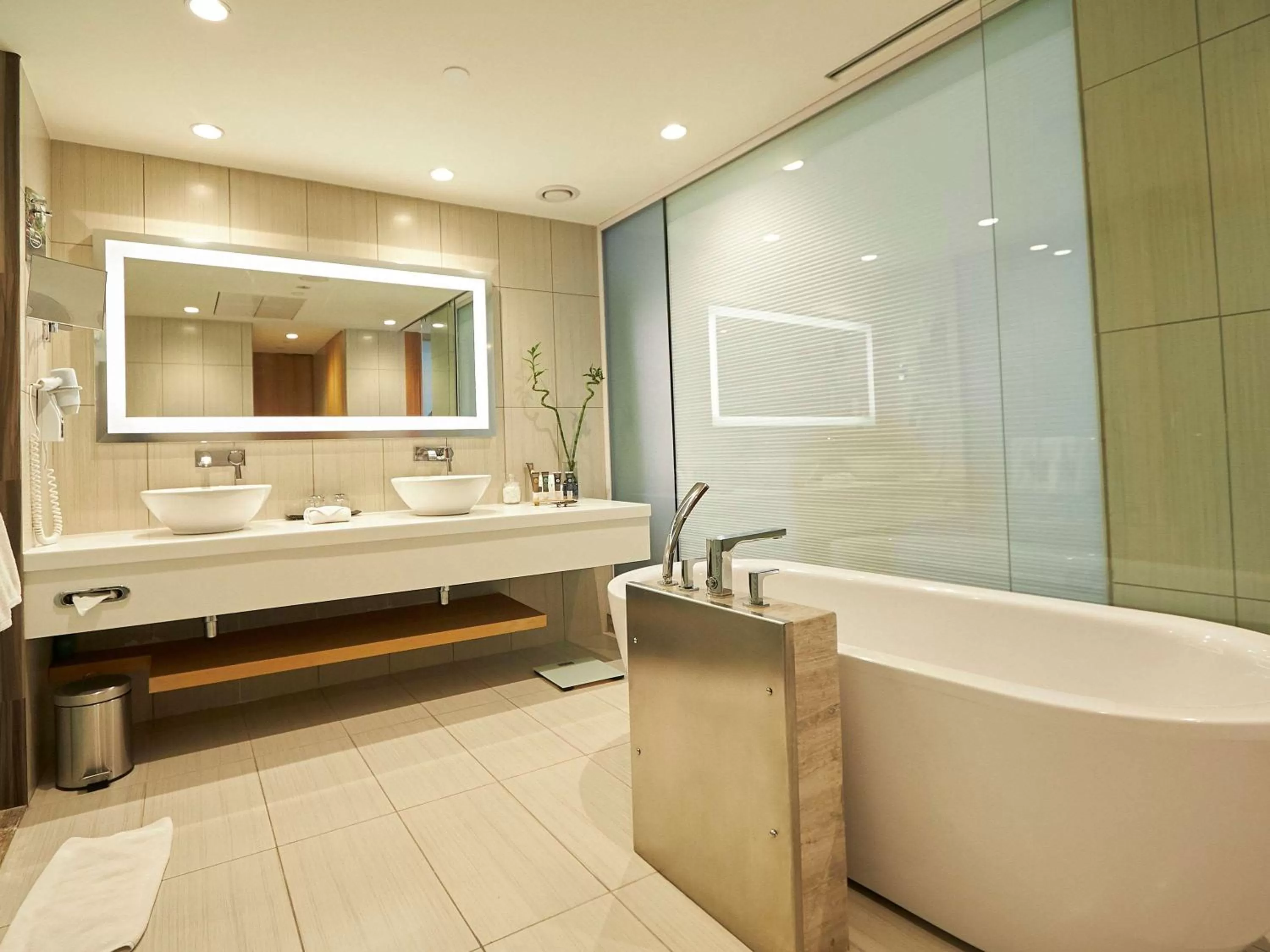 Photo of the whole room in Novotel Chennai OMR