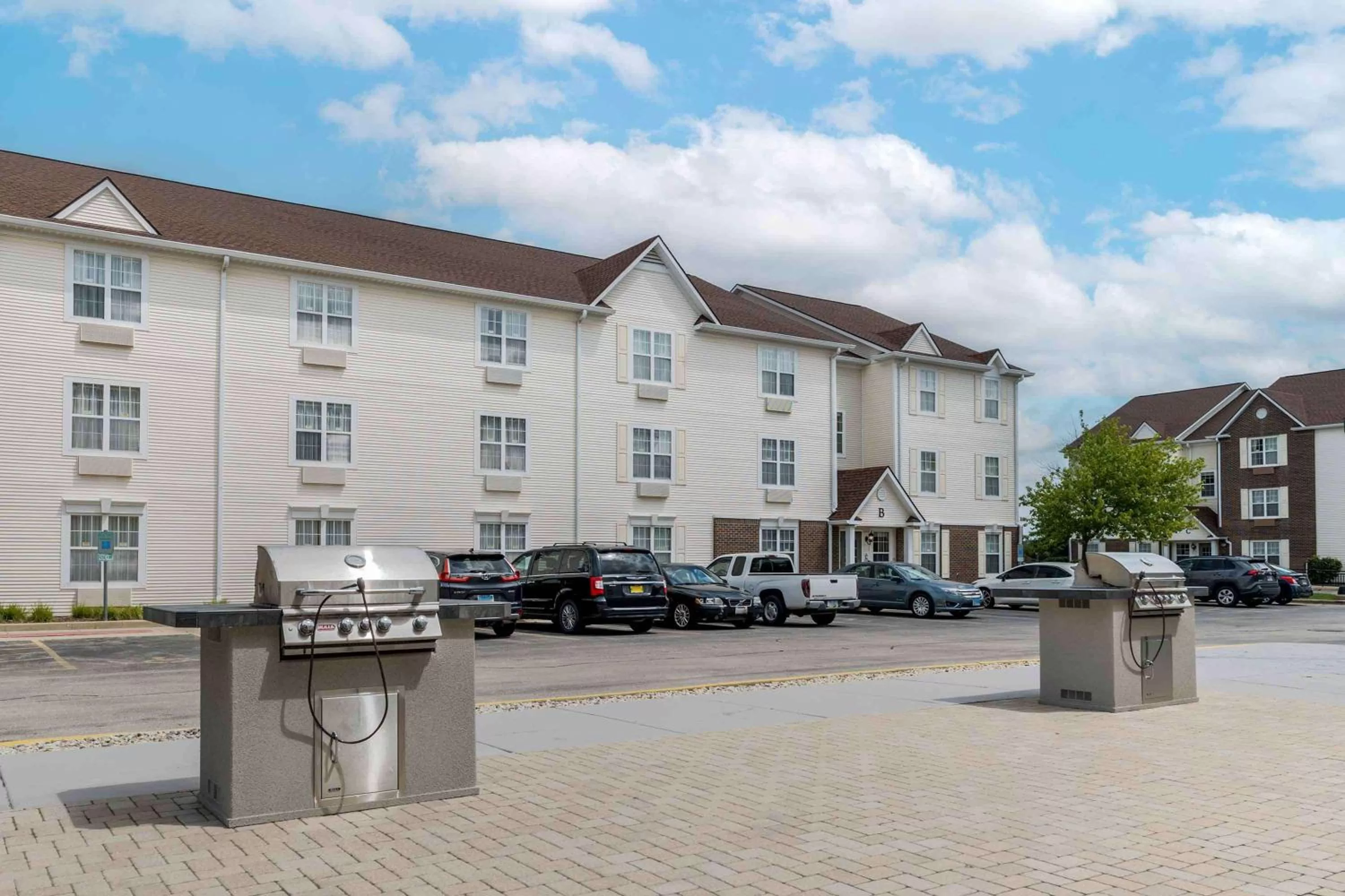 Property building in Extended Stay America Suites - Chicago - Elgin - West Dundee