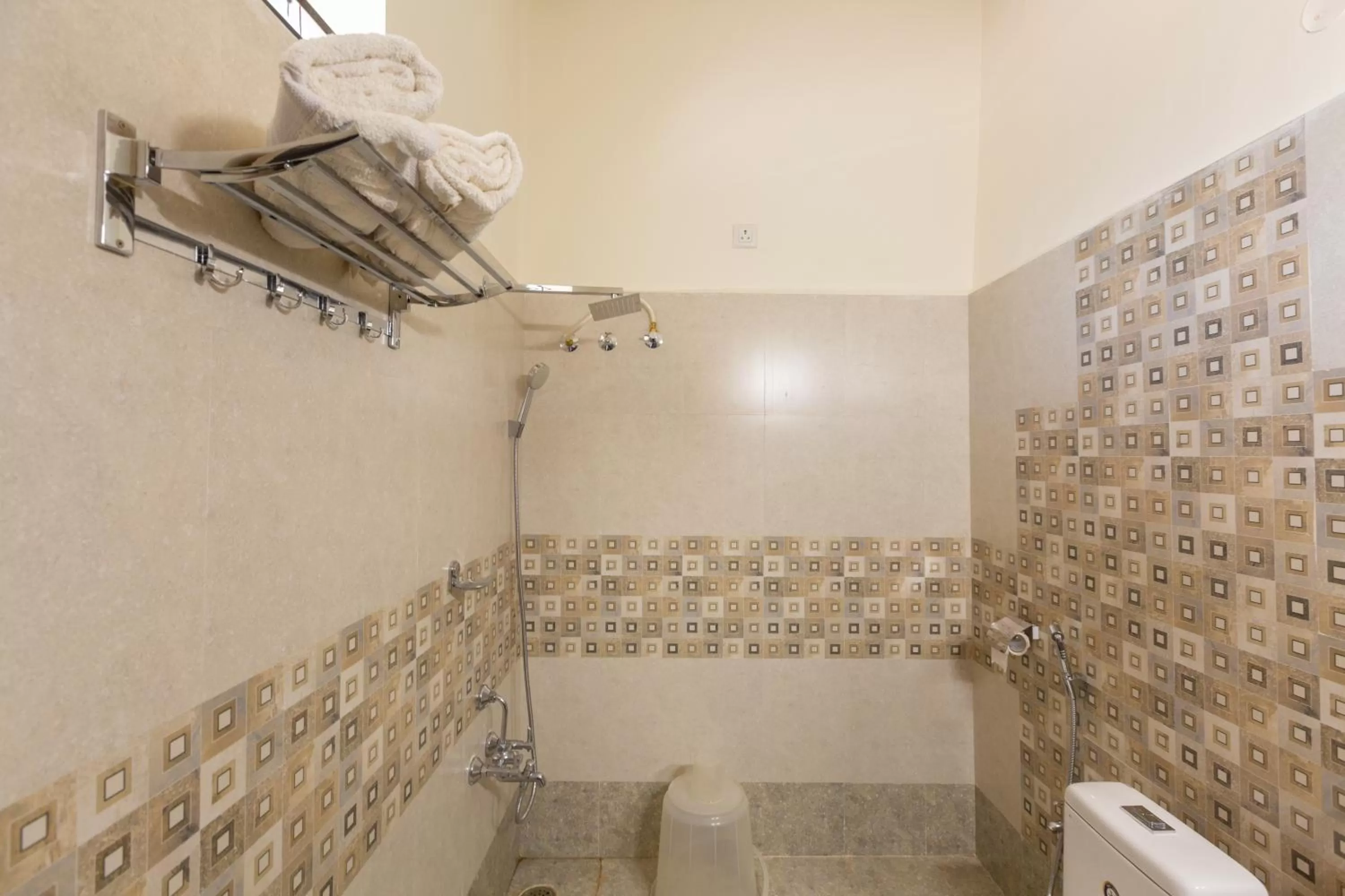 Bathroom in KSTDC Hotel Mayura Vijayanagara TB Dam