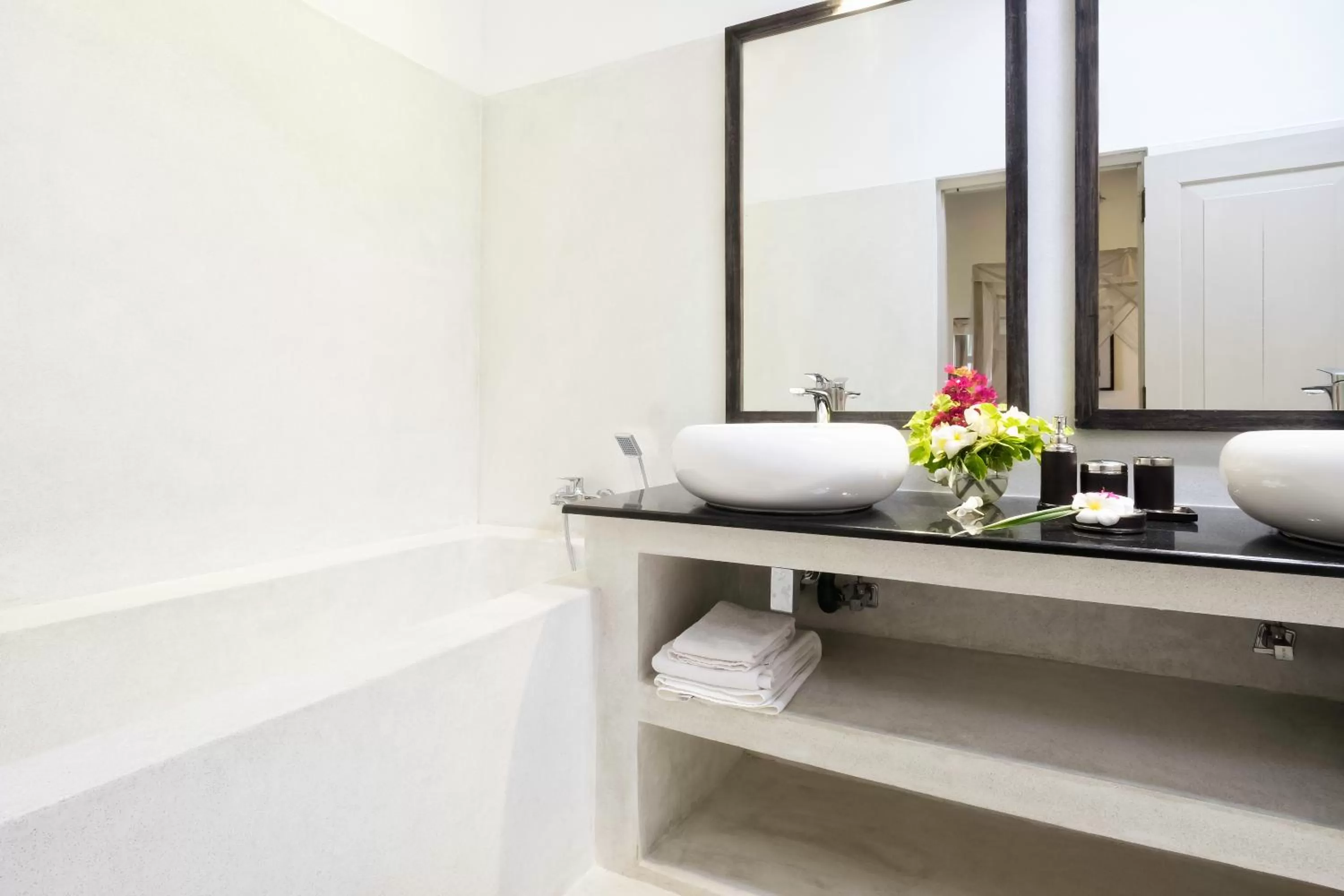 Bathroom in Satin Doll