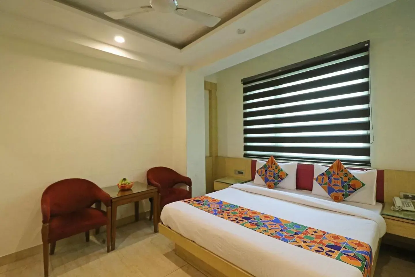 Super Deluxe Room - Complimentary HI-Tea in the evening in The Hotel Mohit -5 Minutes Walk From New Delhi Railway Station - Paharganj Super Deluxe Room - Complimentary HI-Tea in the evening in The Hotel Mohit -5 Minutes Walk From New Delhi Railway Station - Paharganj