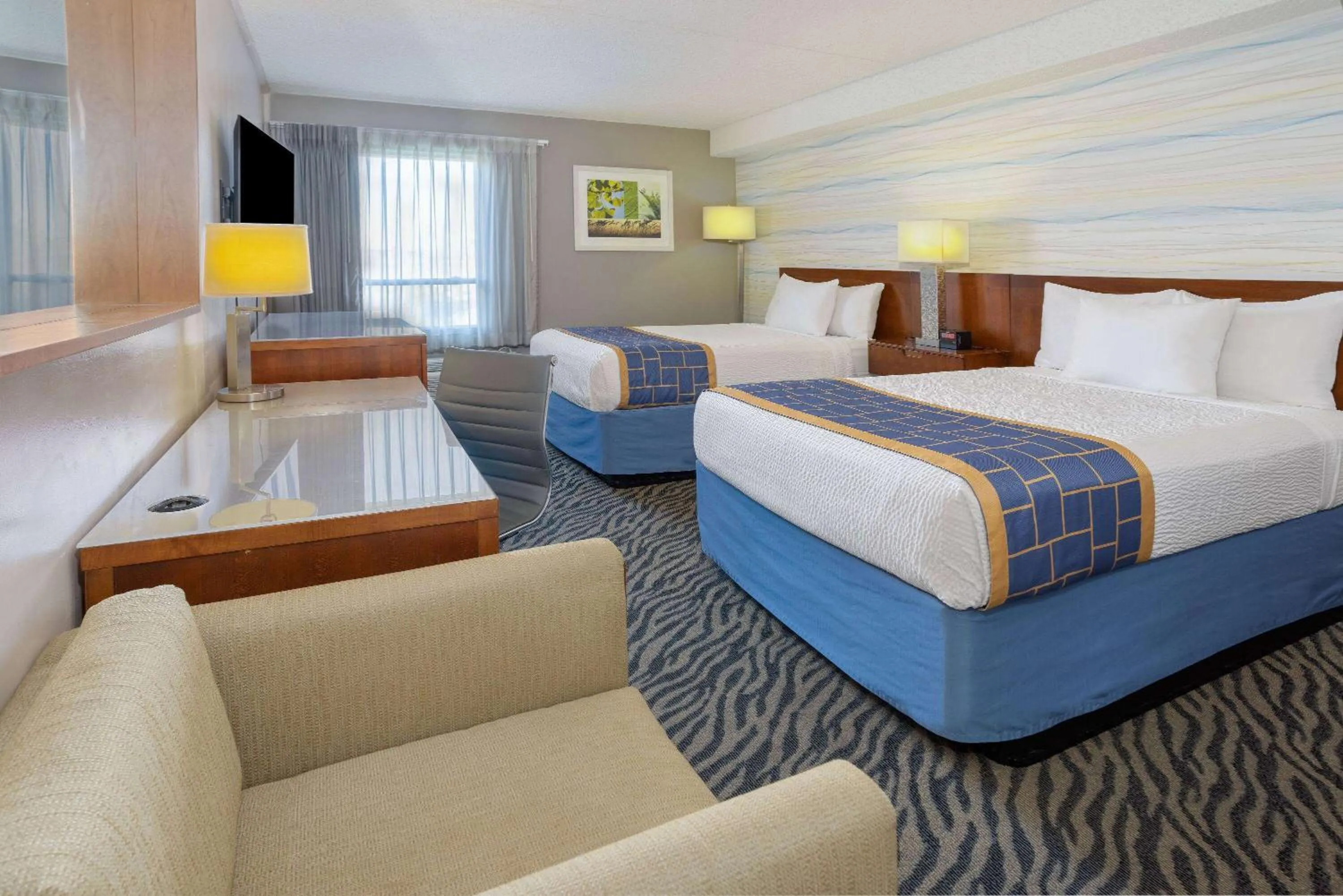 Photo of the whole room, Bed in Days Inn by Wyndham Manassas Battlefield