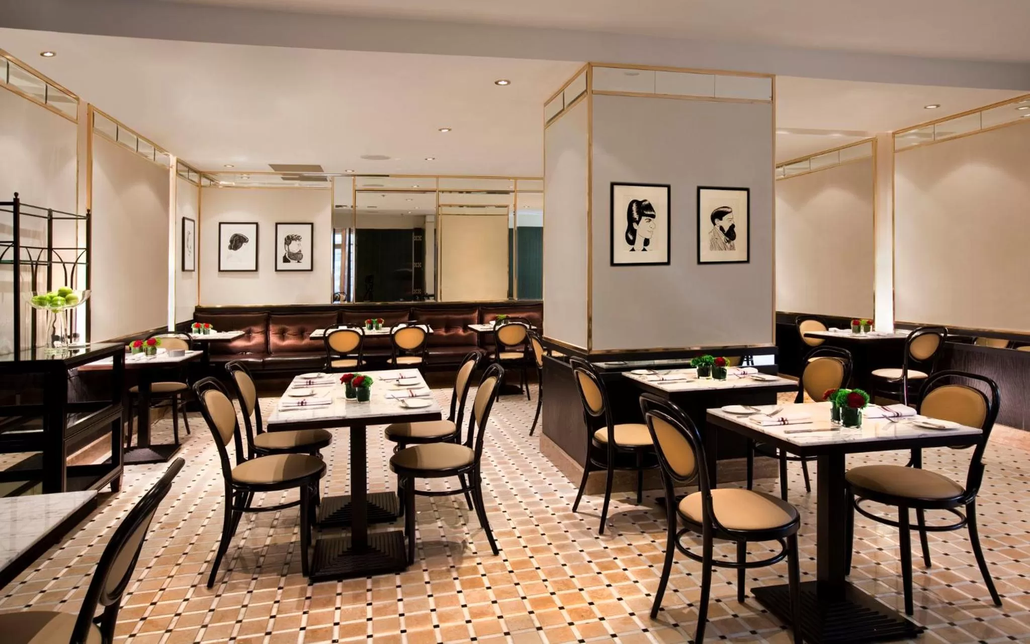 Restaurant/places to eat in Omni Mont-Royal Hotel