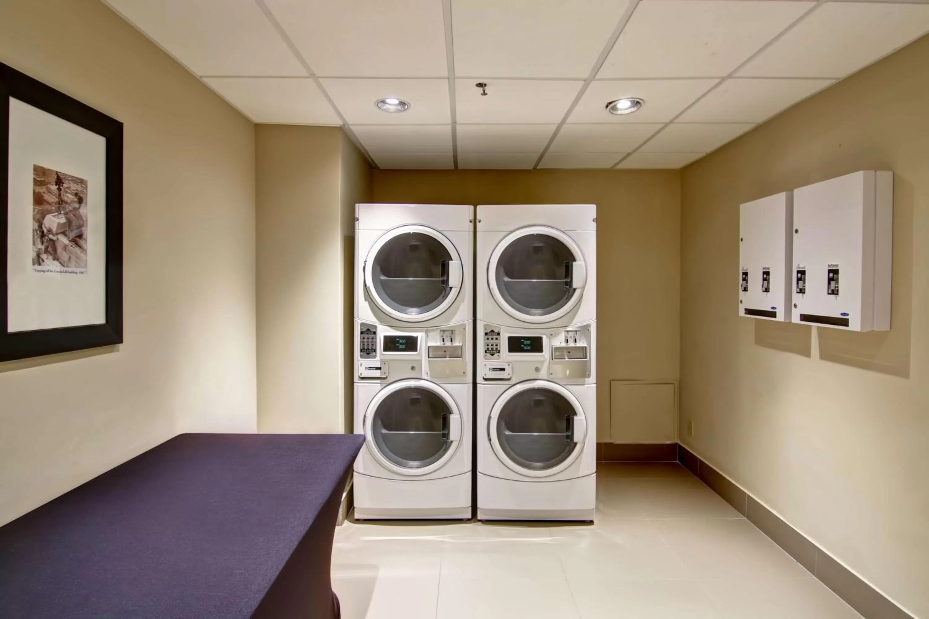 Property building in DoubleTree by Hilton Toronto Downtown