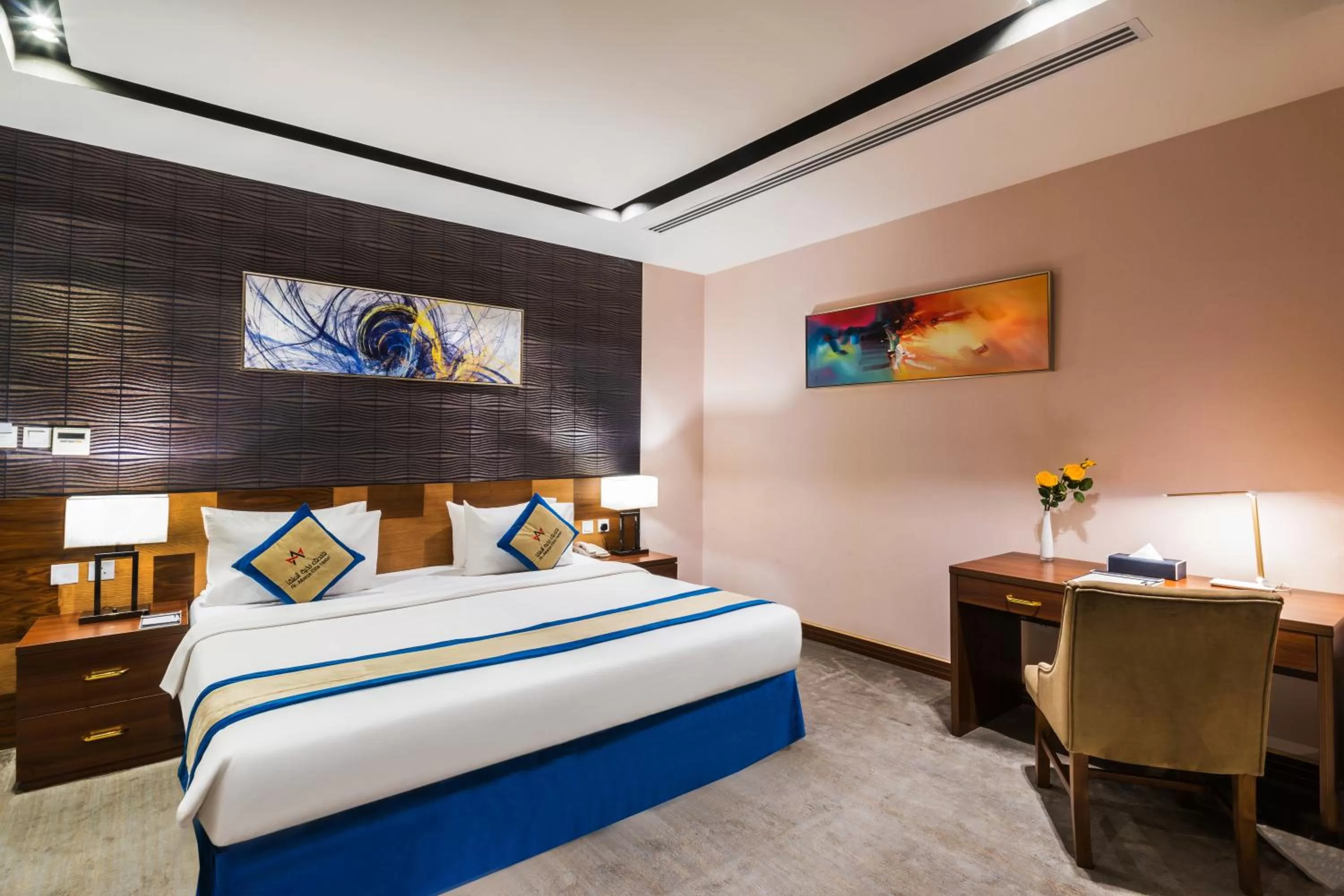 Bed in Al Malqa Elite Hotel