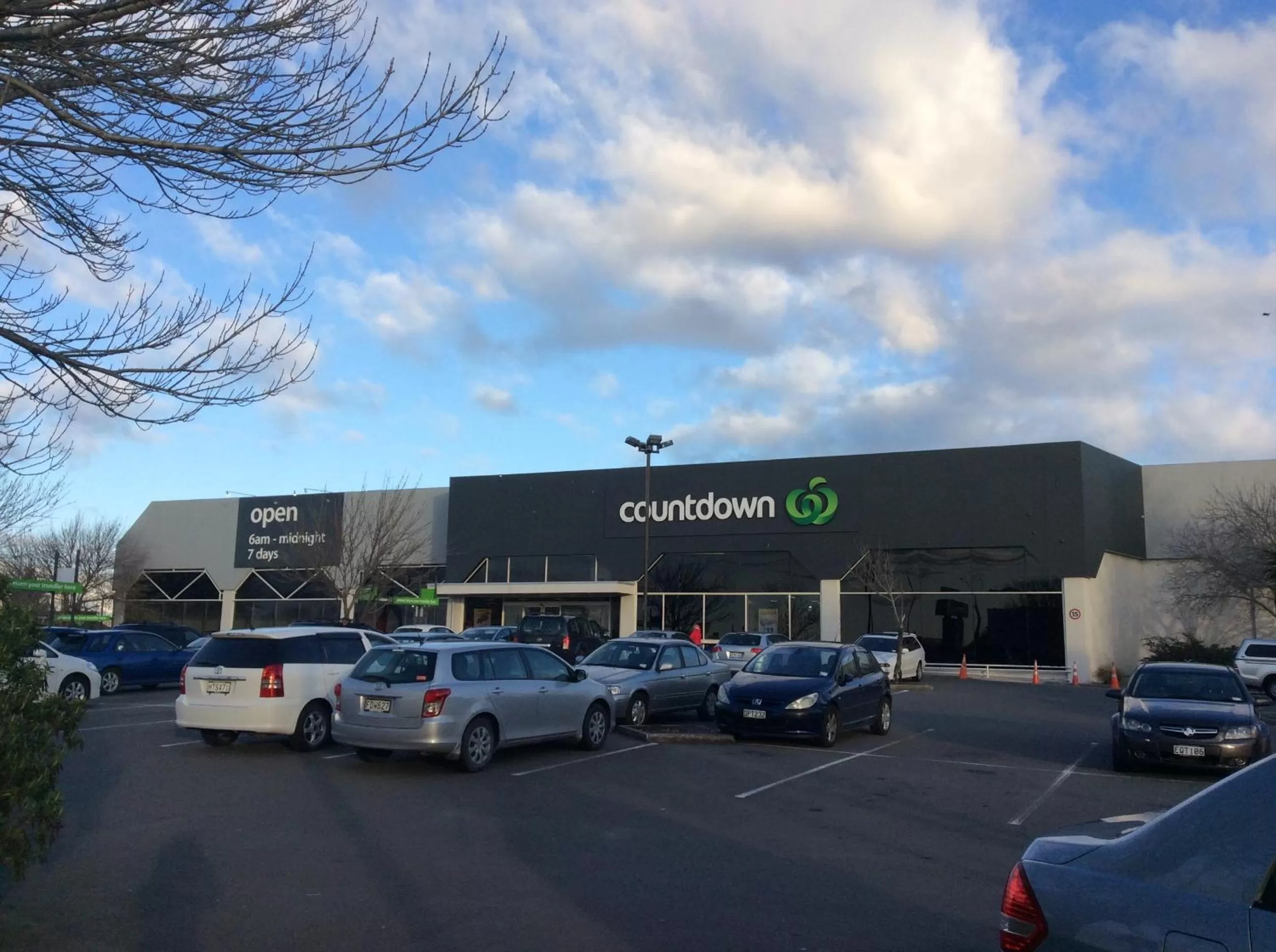 Supermarket/grocery shop in Belle Bonne Motel
