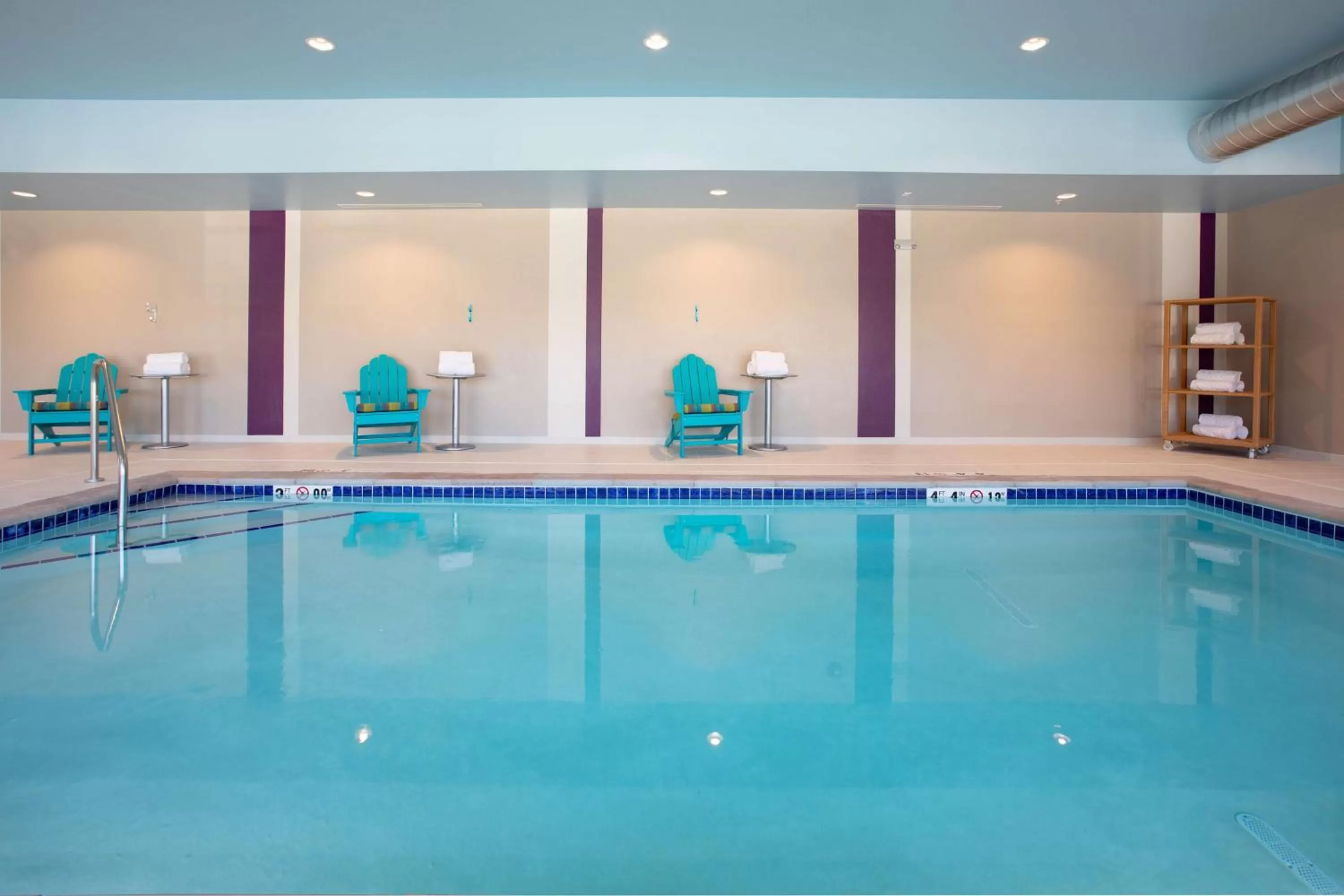 Pool view in Home2 Suites By Hilton Omaha Un Medical Ctr Area