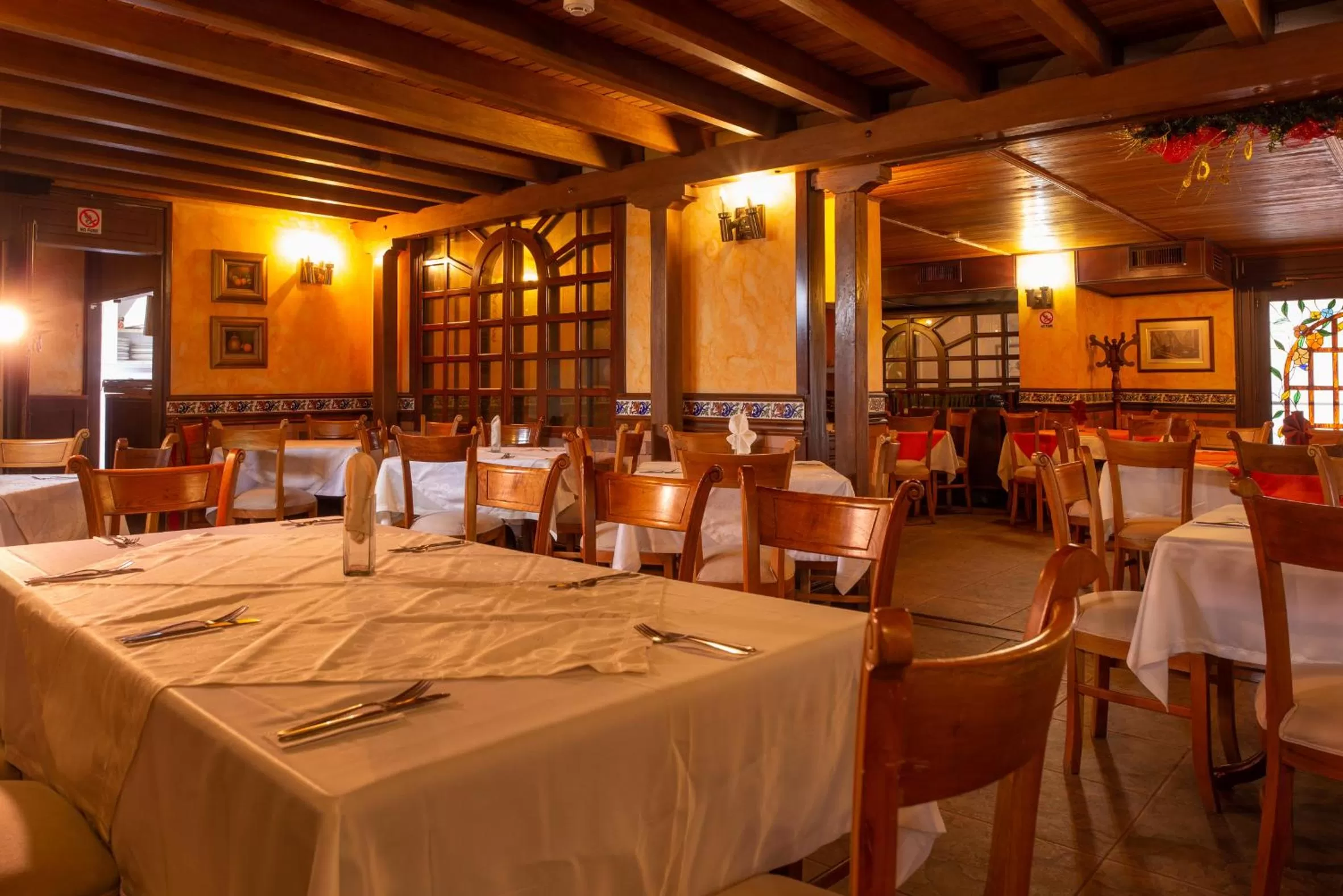 Restaurant/Places to Eat in Hotel Principe