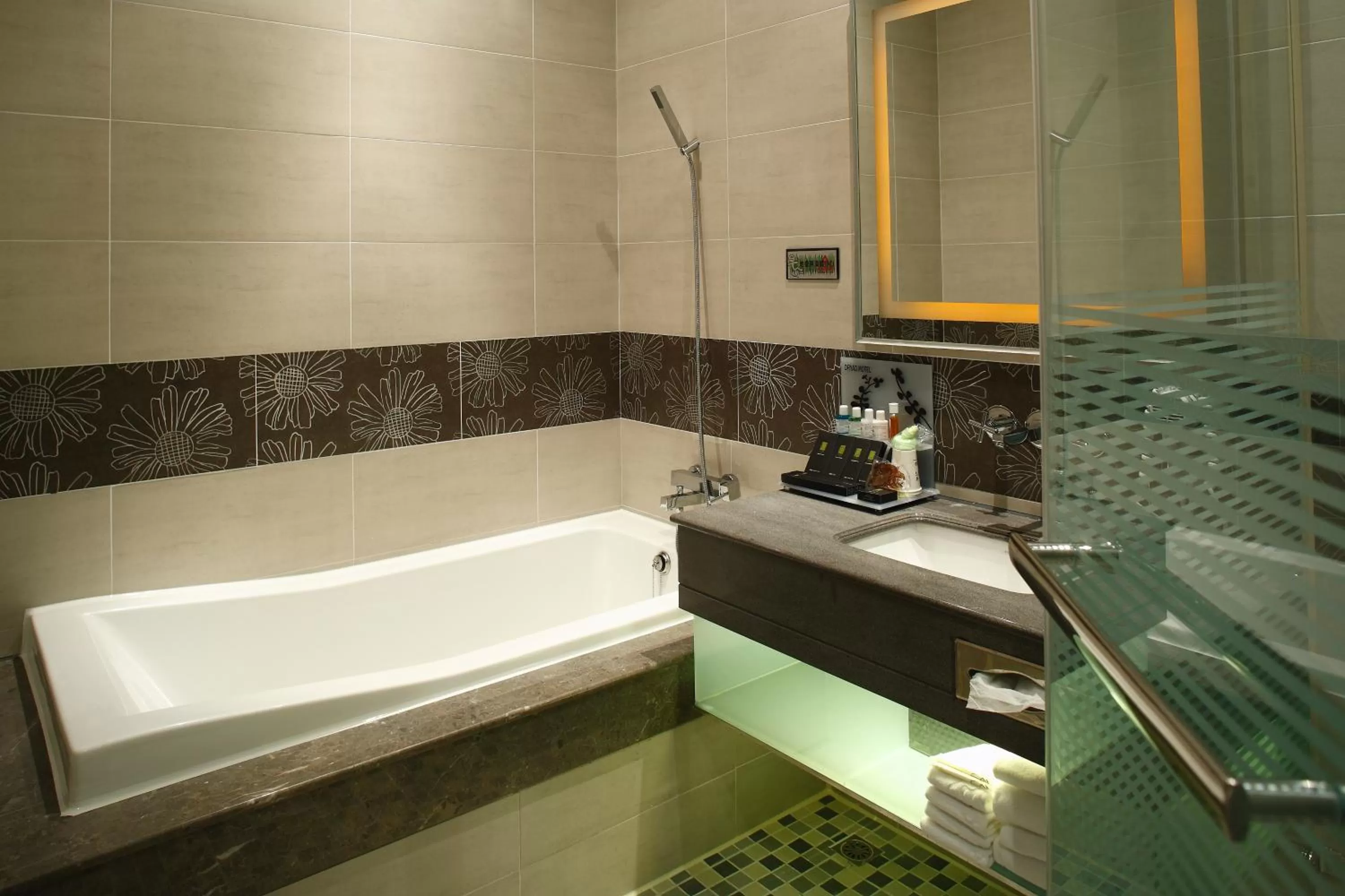 Bathroom in Dryad Motel