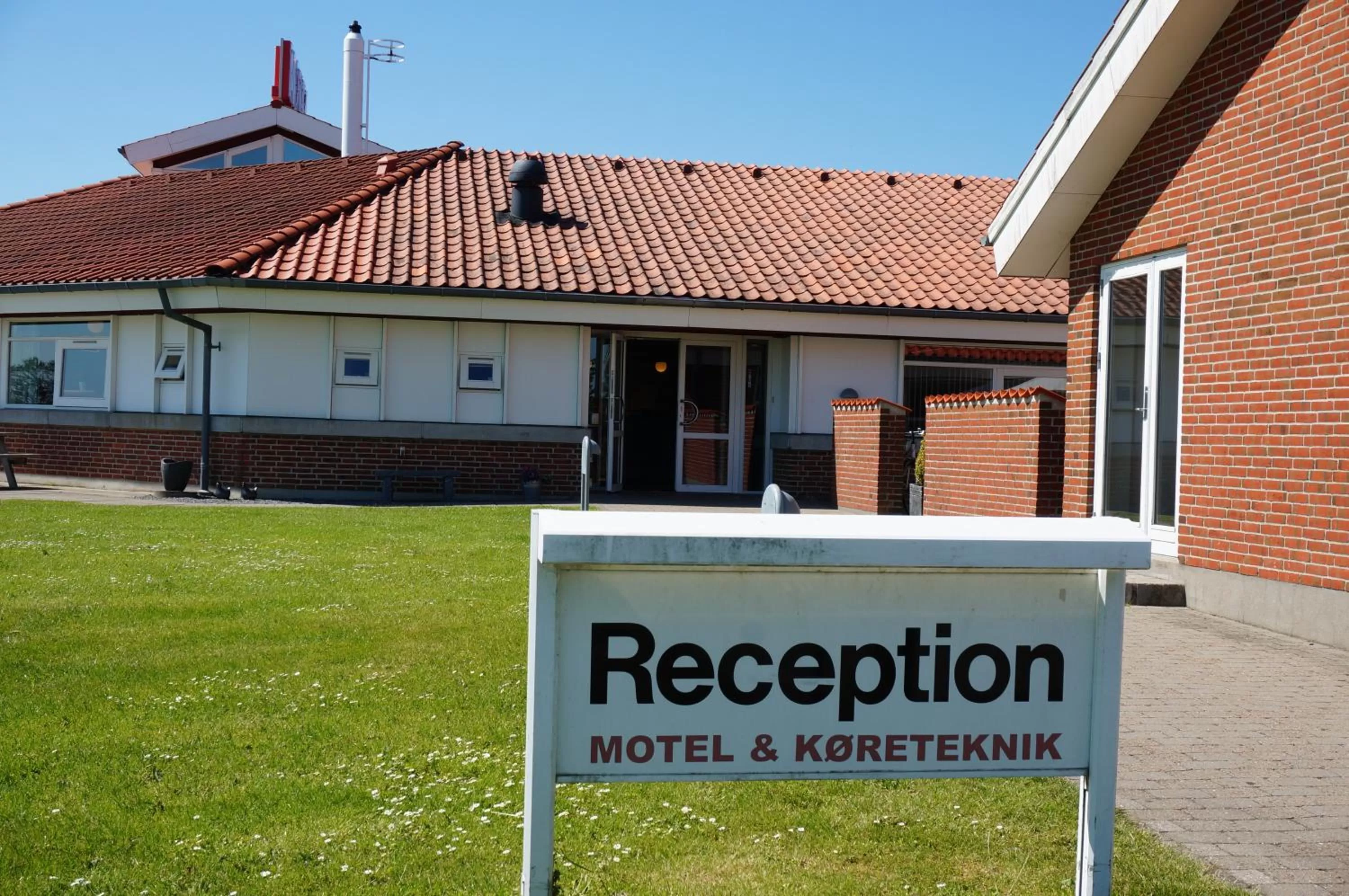 Facade/entrance in Motel Spar 10