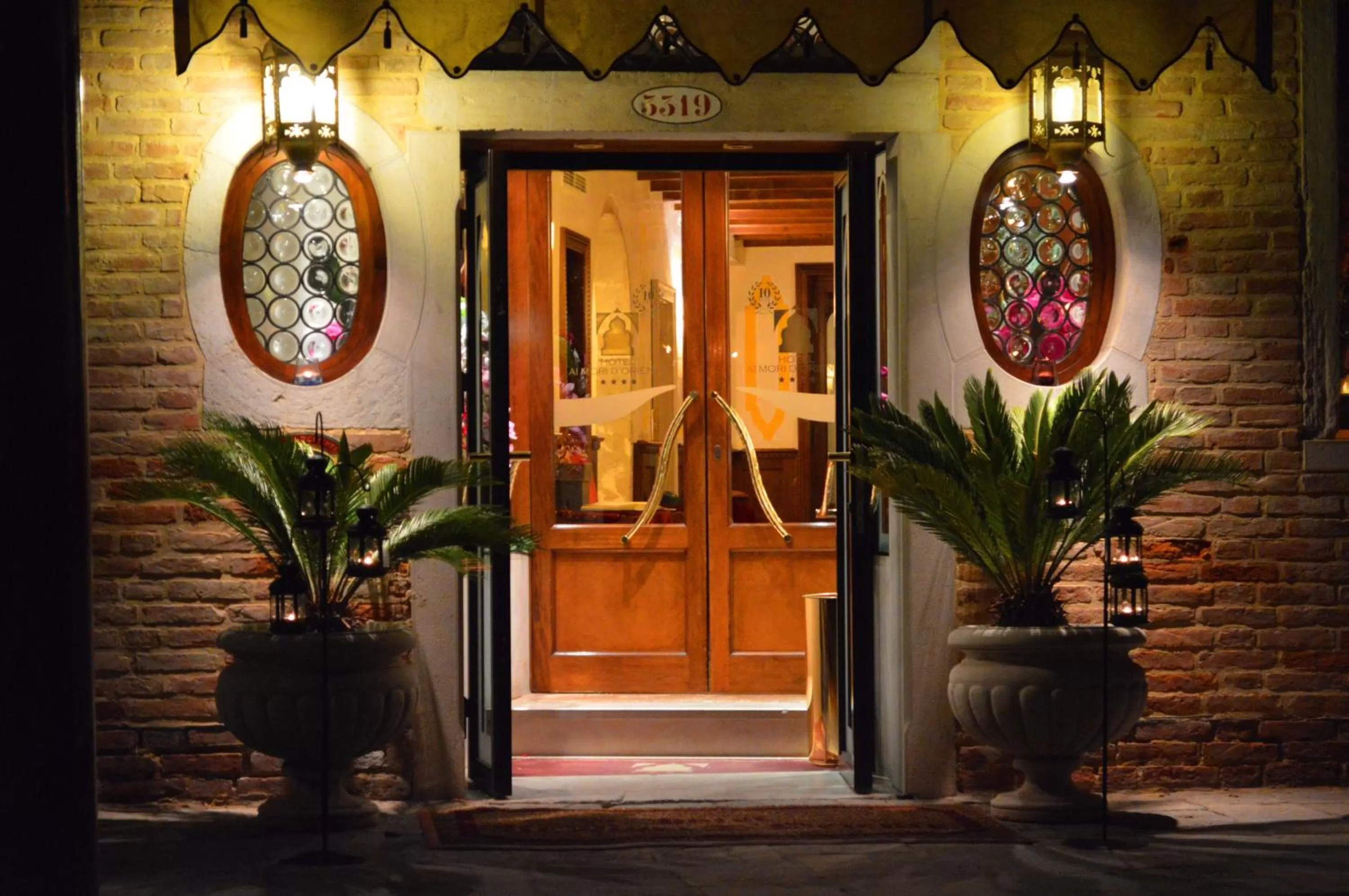 Facade/entrance in Ai Mori d'Oriente