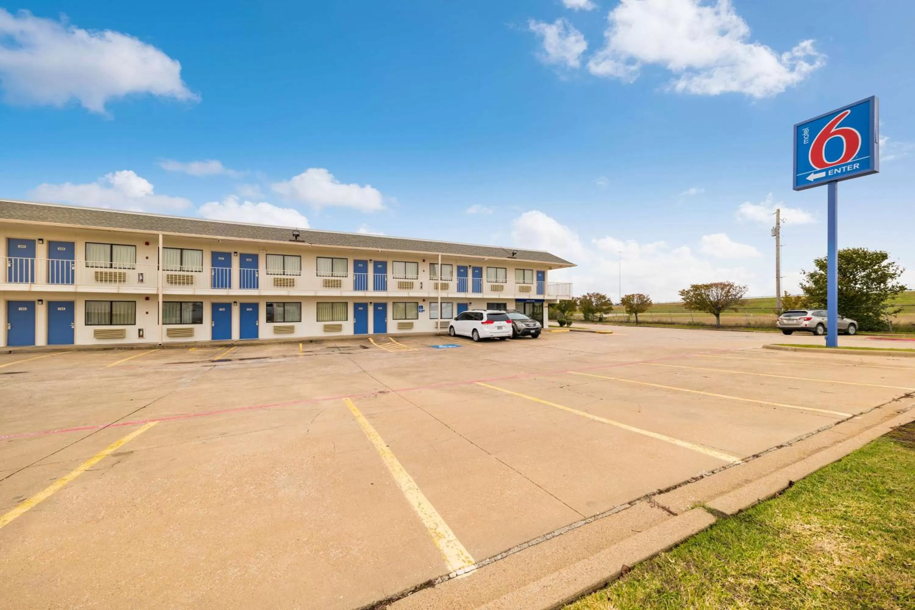 Property building in Motel 6-Greenville, TX