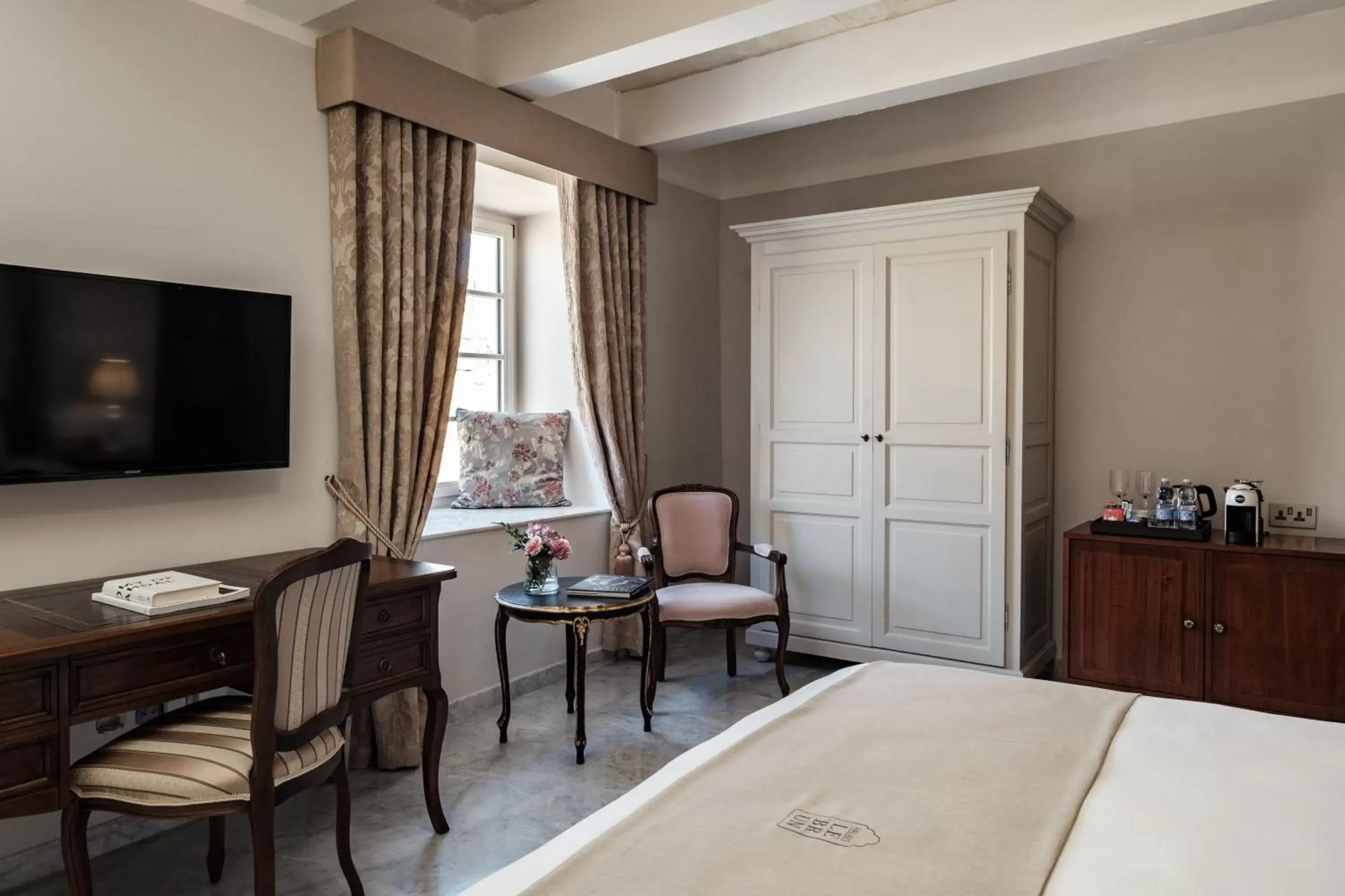 Double or Twin Room in Palais Le Brun Double or Twin Room in Palais Le Brun