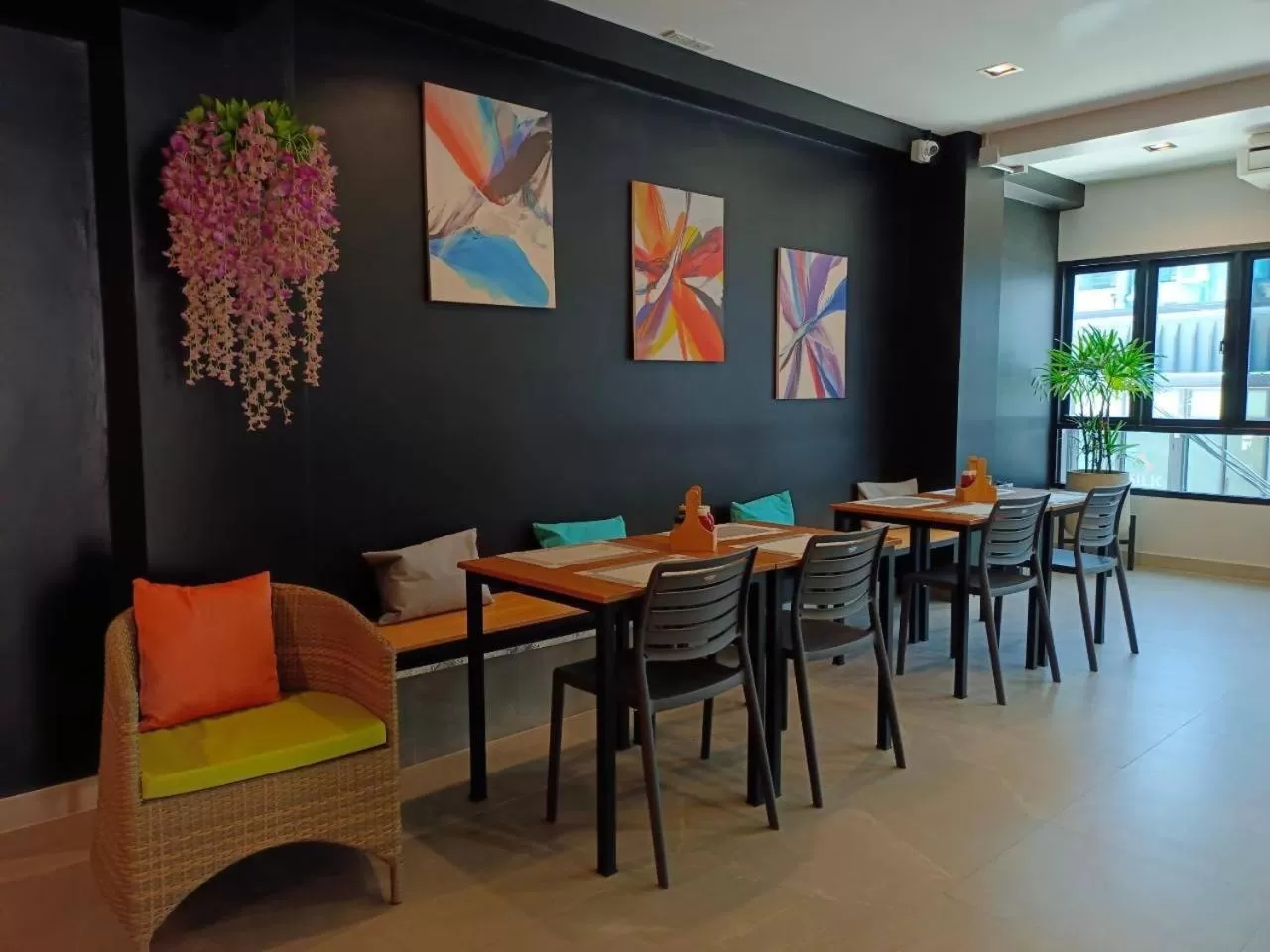 Restaurant/places to eat in Aonang Dugong-SHA Extra Plus