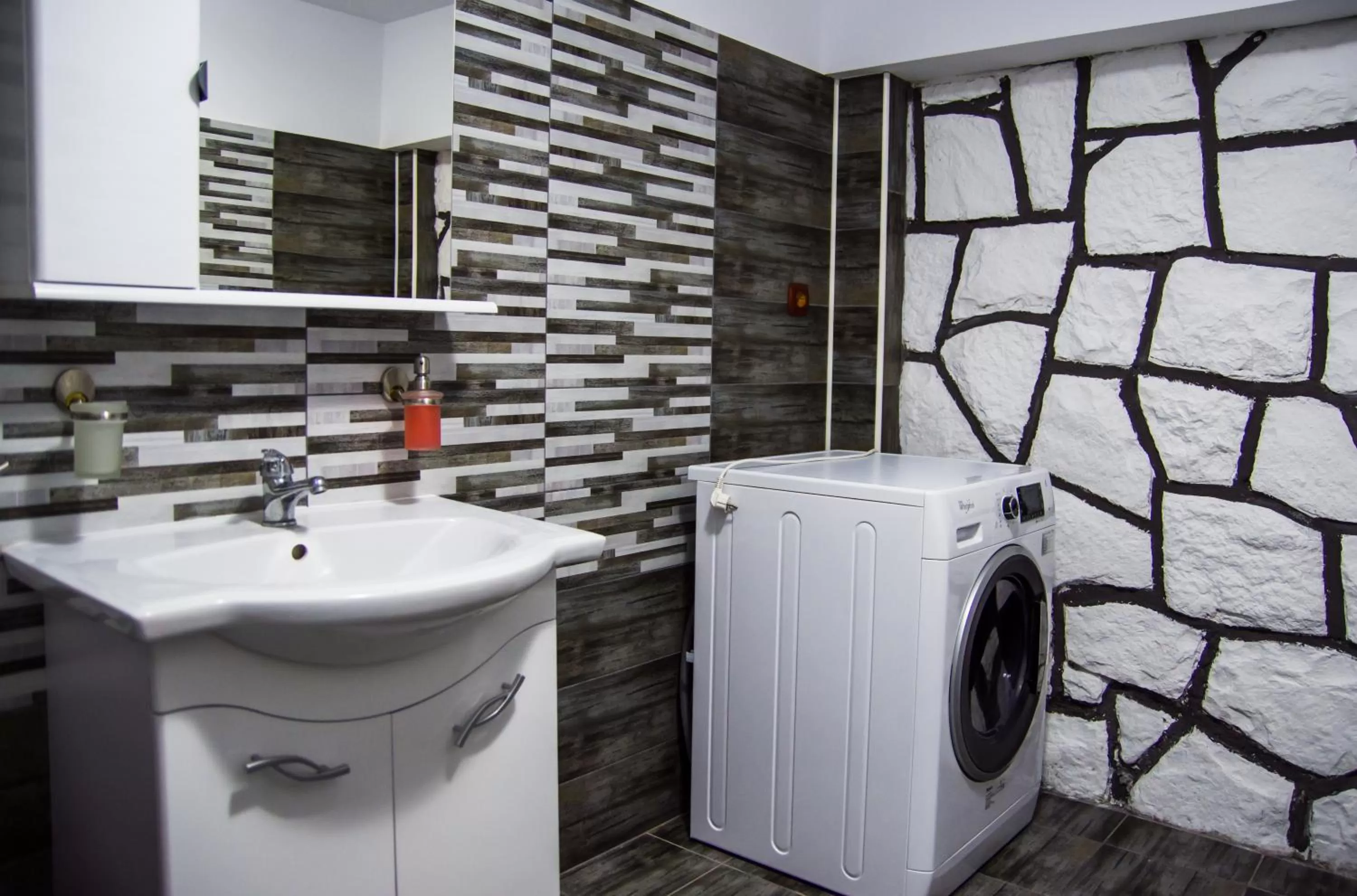 Shower in Pensiunea SilvAnka