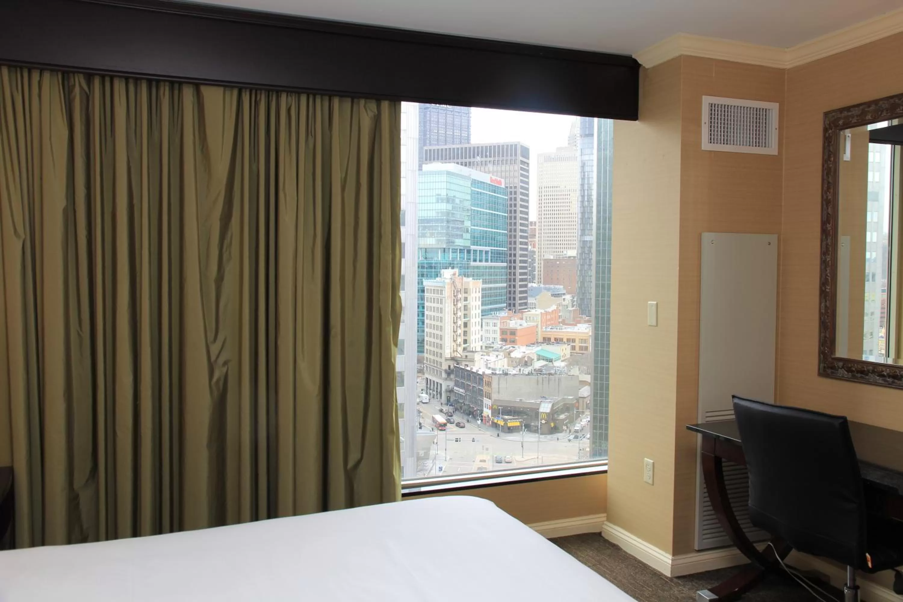 Bedroom, Bed in Wyndham Grand Pittsburgh