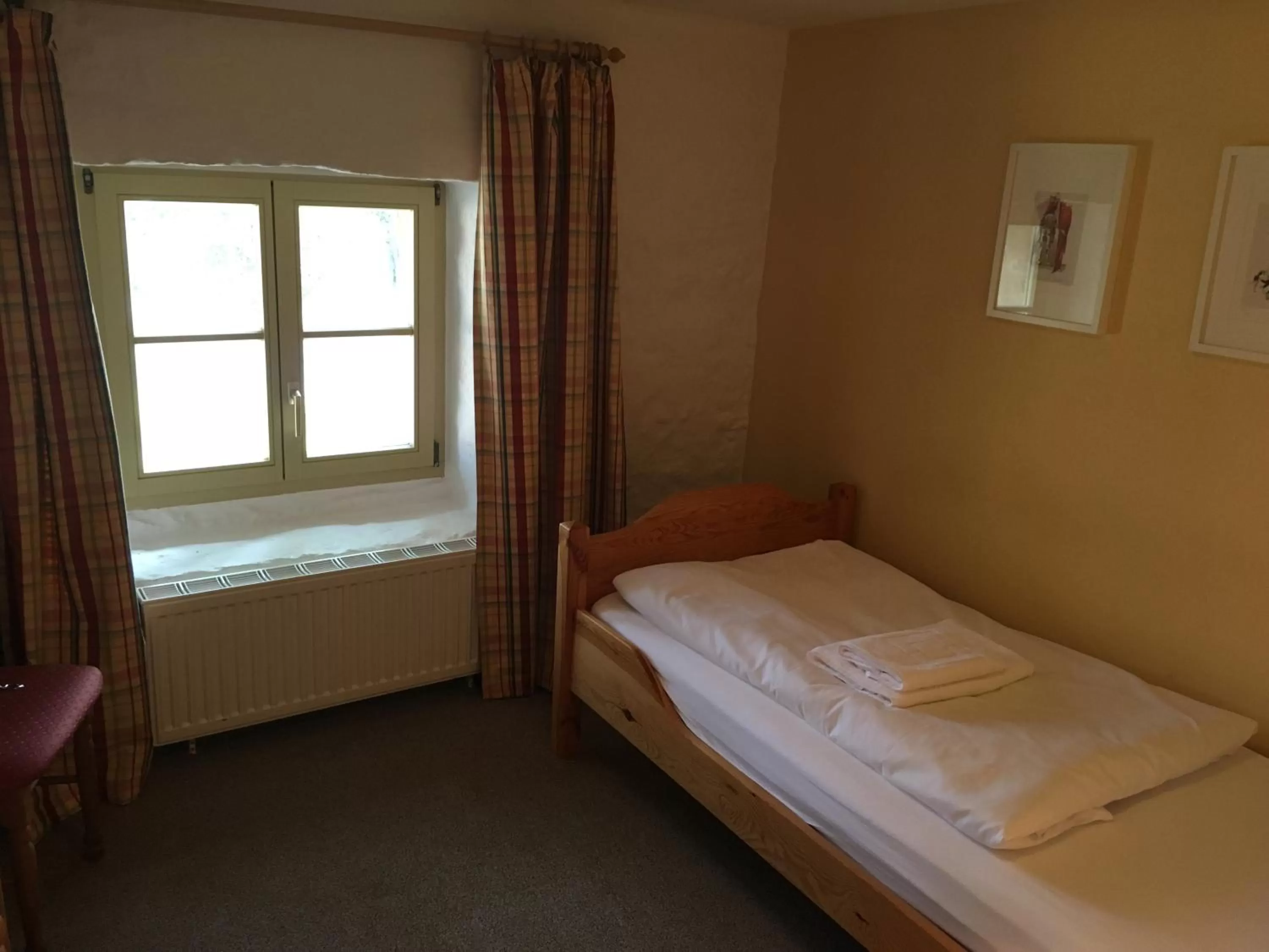 Bedroom, Bed in Kloster Hedersleben