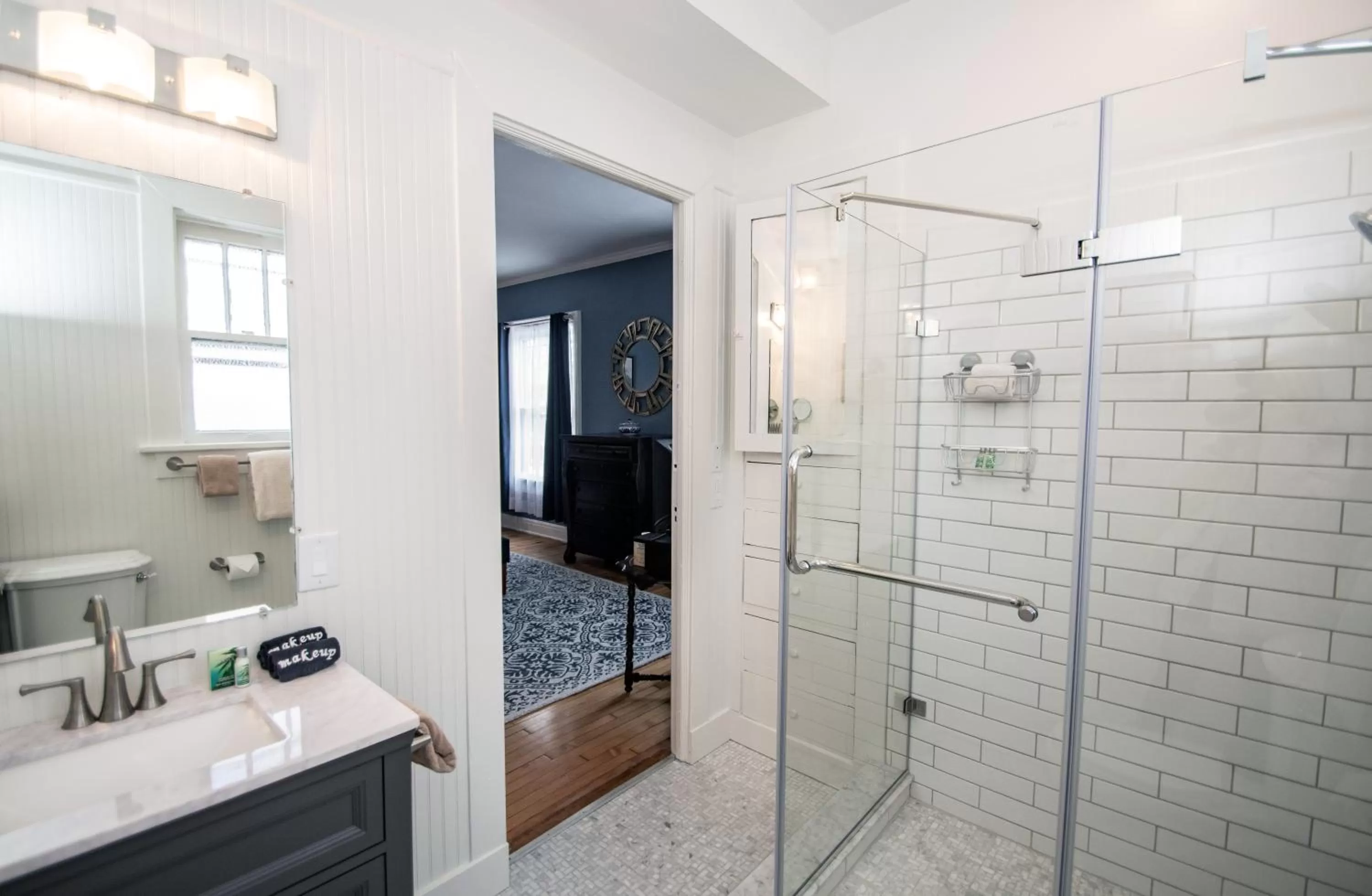 Bathroom in Looking Glass Inn