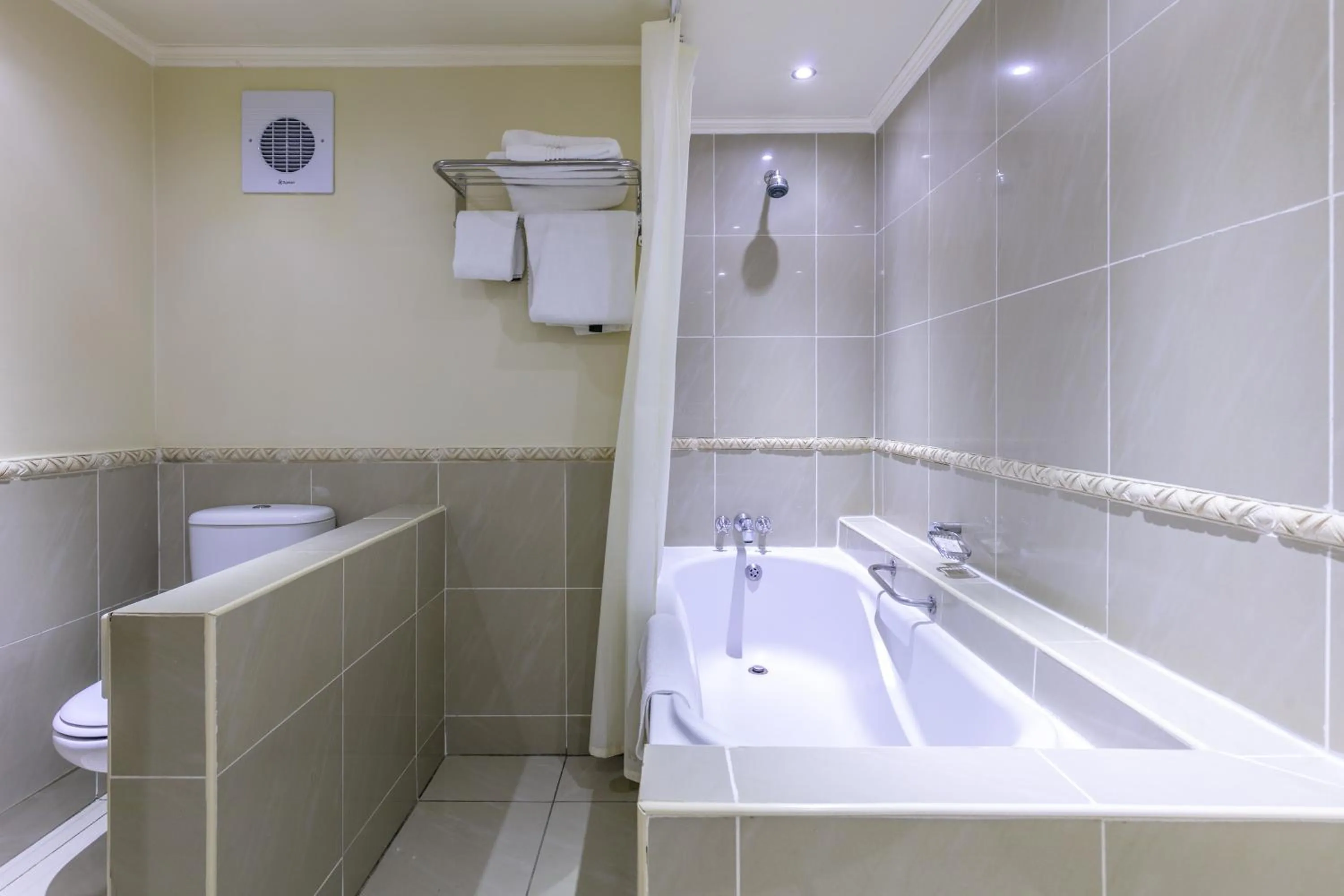 Bathroom in Cresta President Hotel