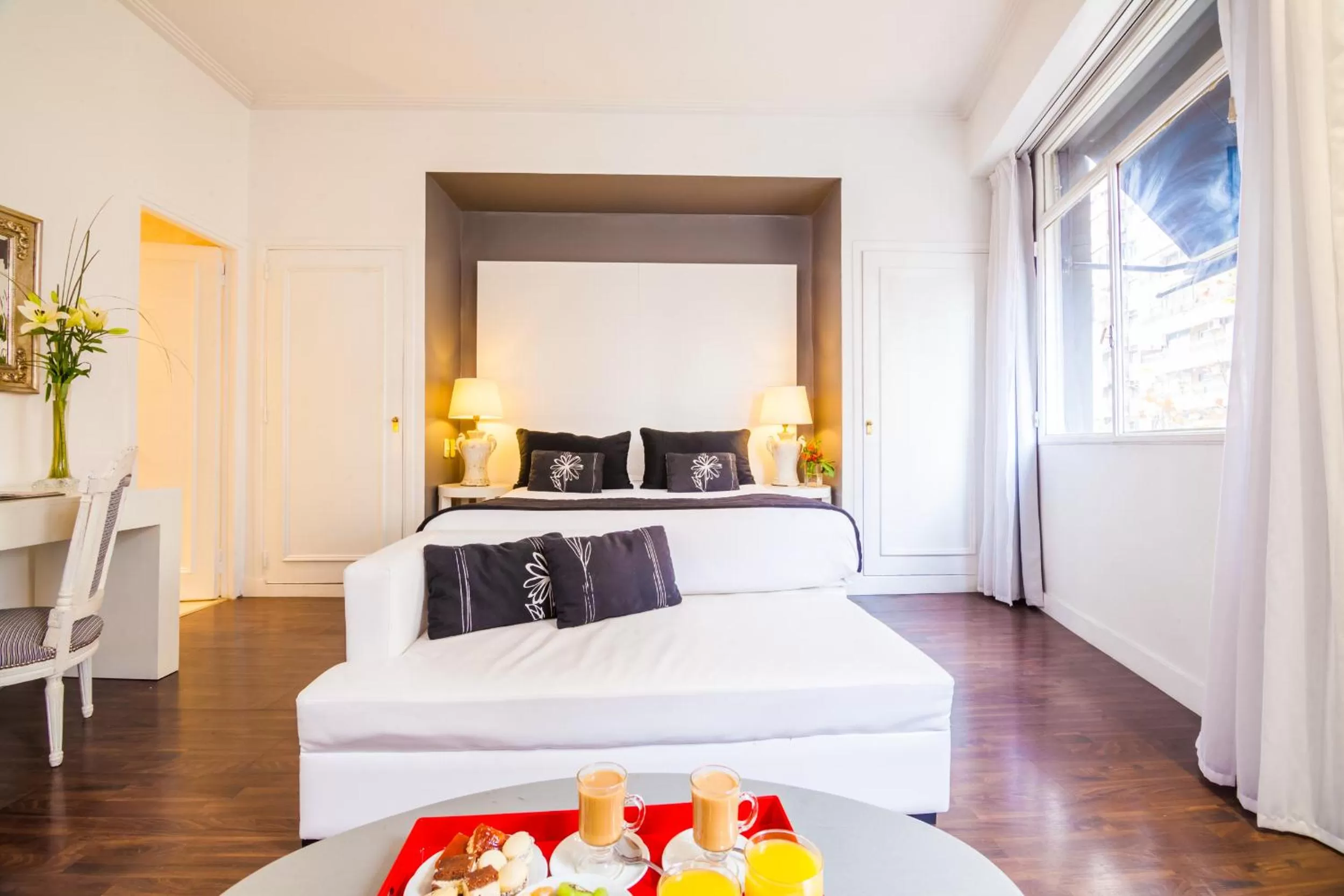 Photo of the whole room, Bed in Le Cinque Lusso Recoleta