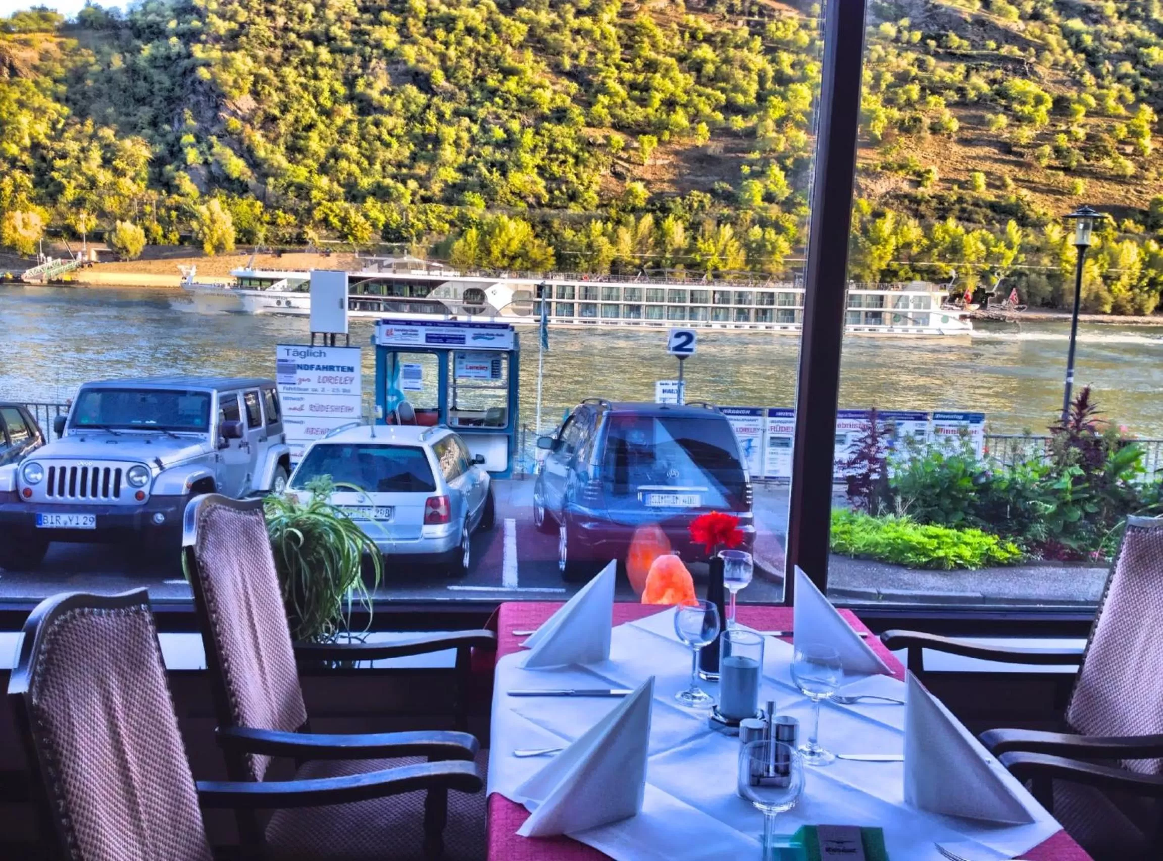 Restaurant/places to eat in Hotel Rheinlust