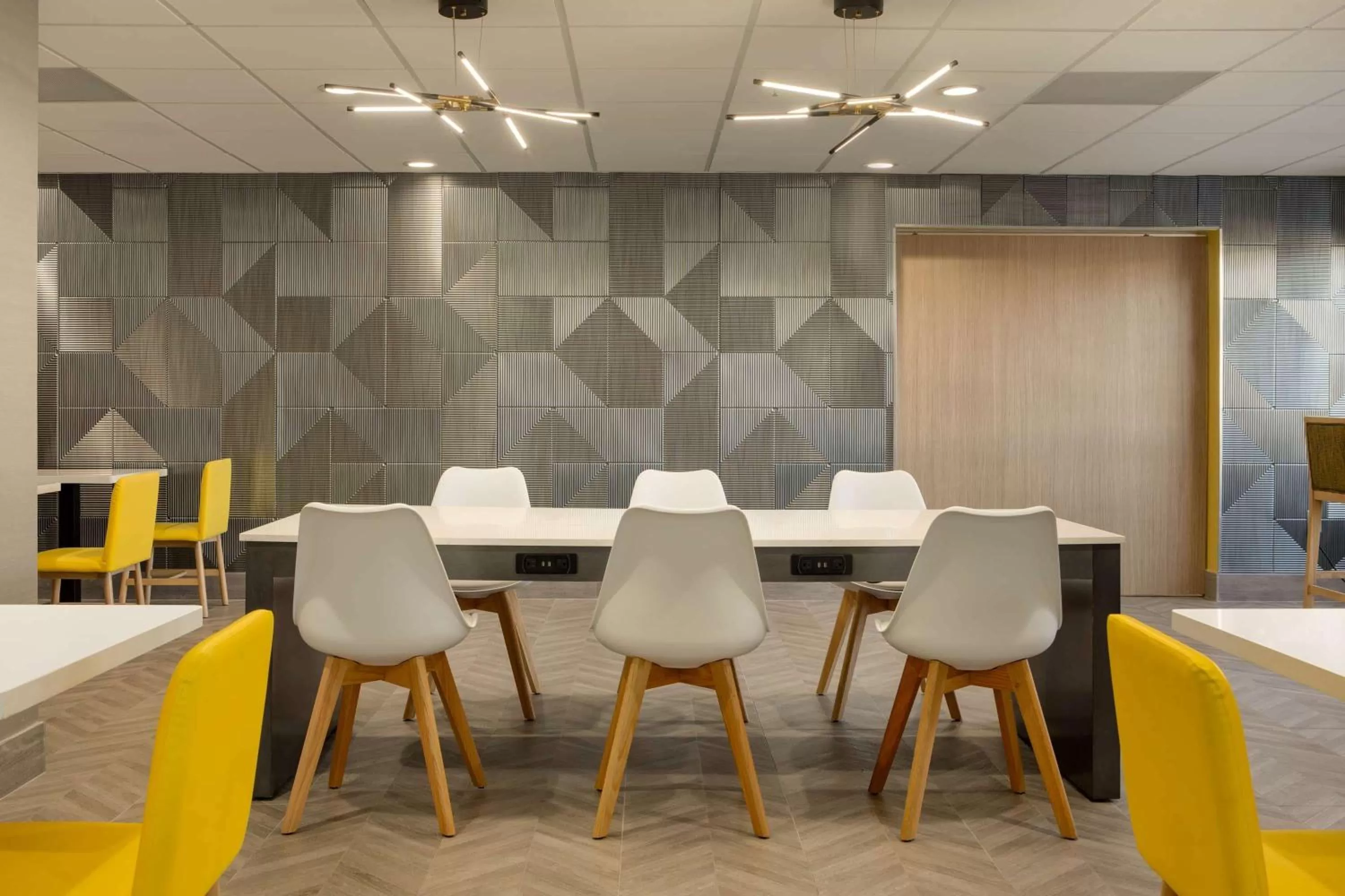 Restaurant/places to eat in La Quinta Inn & Suites by Wyndham Selma/Smithfield I-95