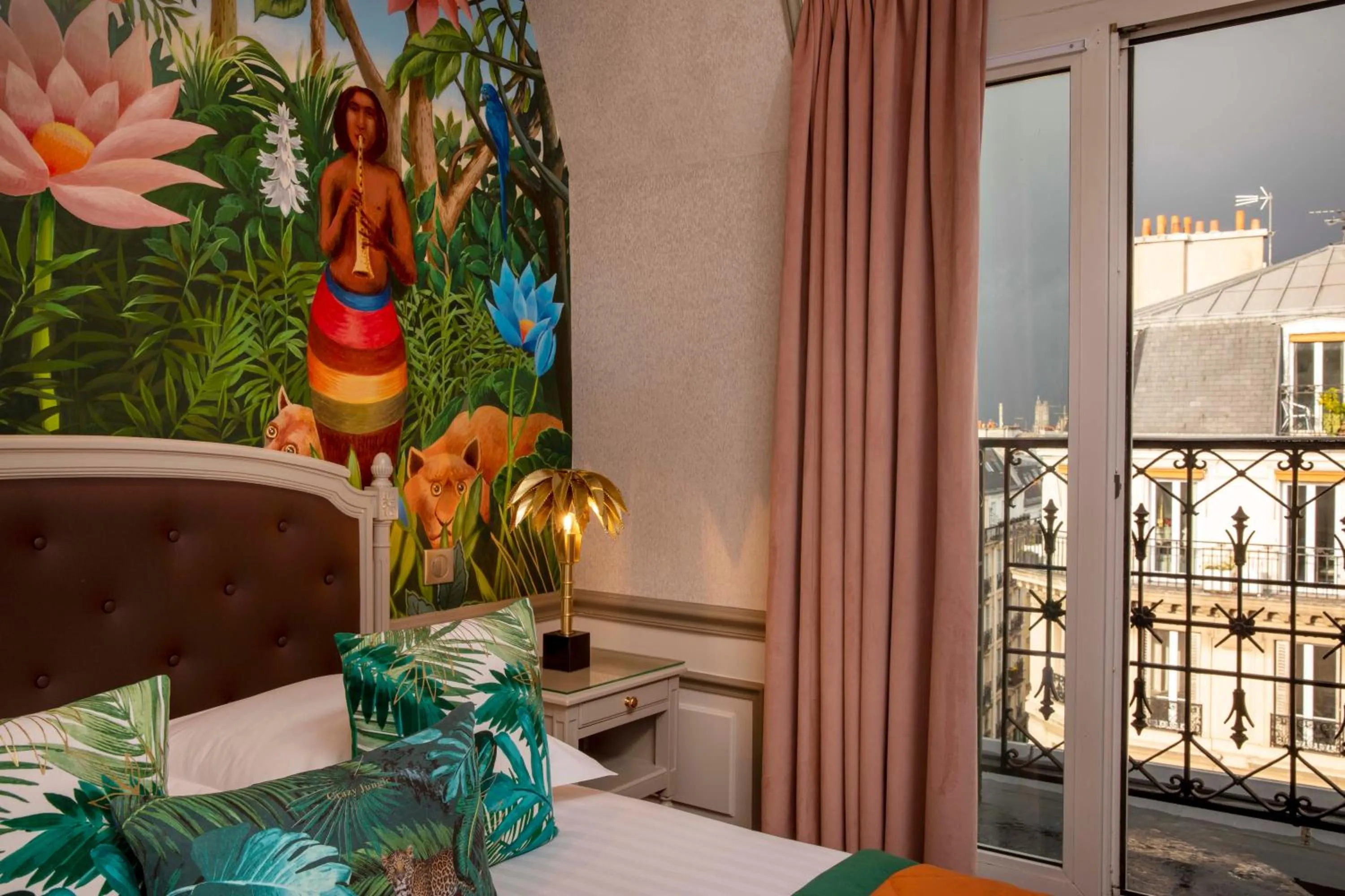 Decorative detail, Bed in Hotel & Spa Saint-Jacques